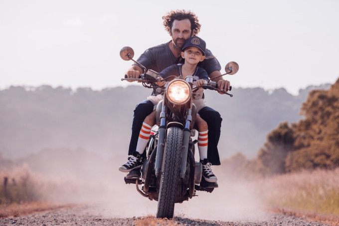 [Imagem: Steele-Family-gypsy-travel-motorcycle-da...80x453.jpg]
