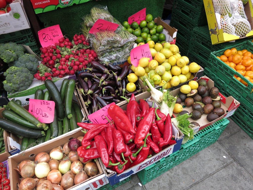 London Portobello Market vegetables stand 2 _ glitterinc.com