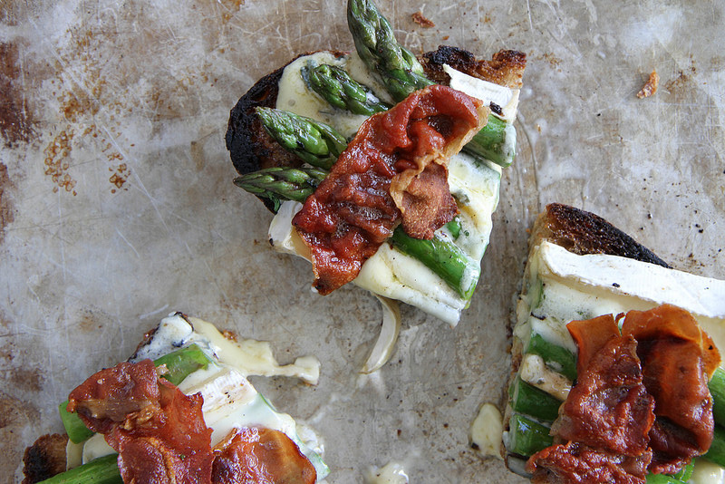 asparagus-crispy-prosciutto-and-brie-grilled-cheese-toast-tartine