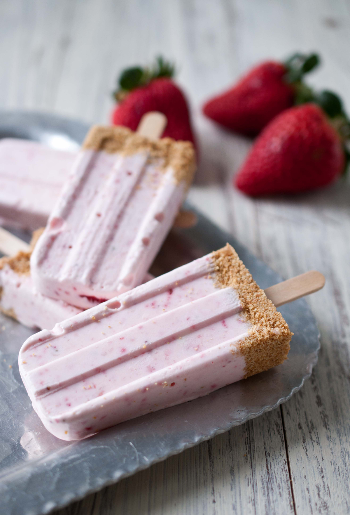 Strawberry-Cheesecake-Popsicles