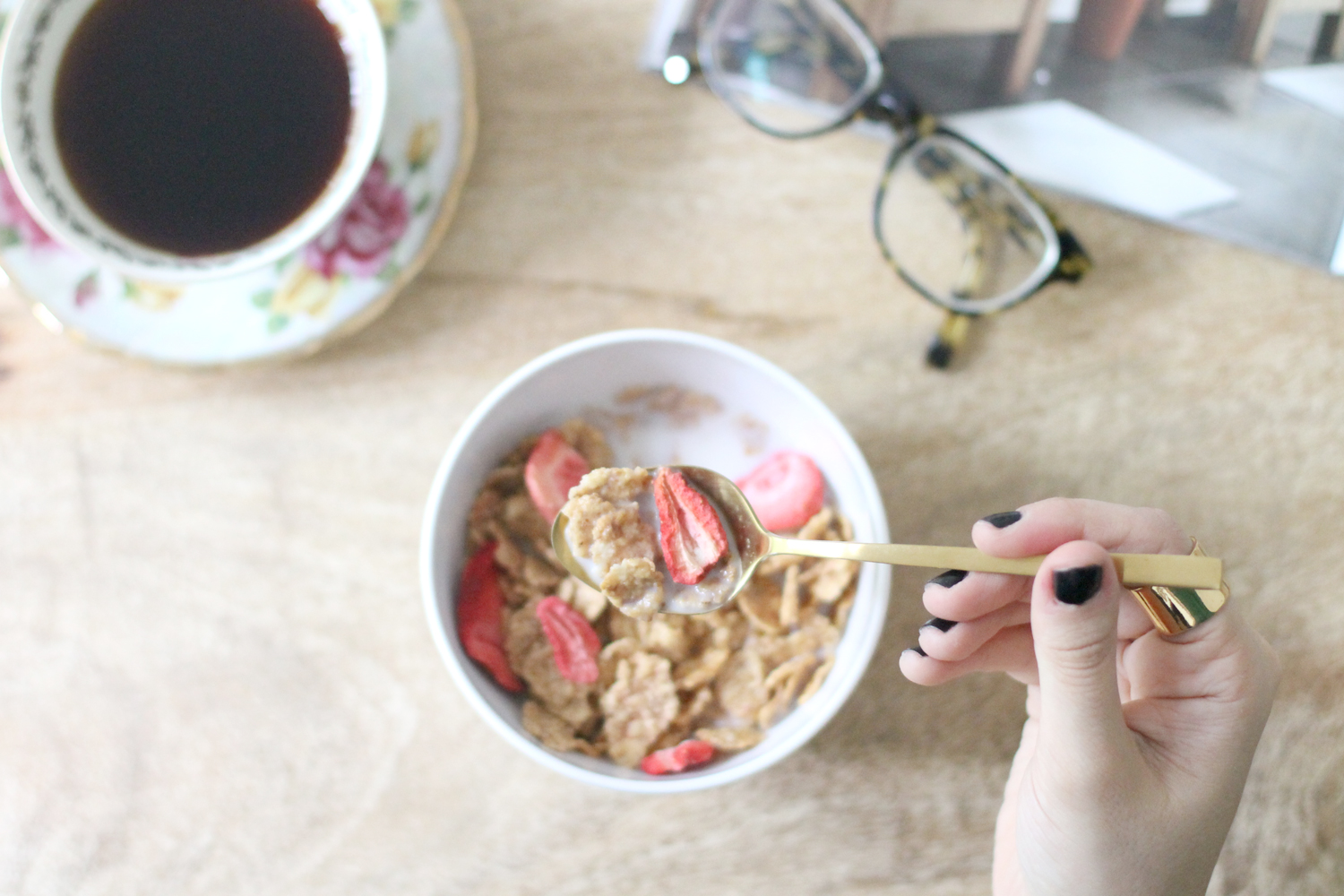 Busy Mom Confessions: Why Eating Breakfast is so Important (Special K Red Berries Cereal is my fave!) | glitterinc.com