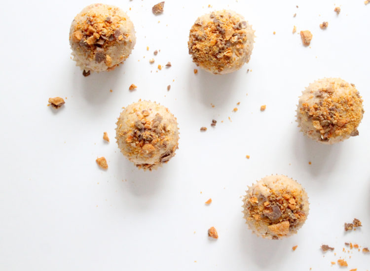 How to make Butterfinger Peanut Butter Chocolate Cupcakes and Frosting