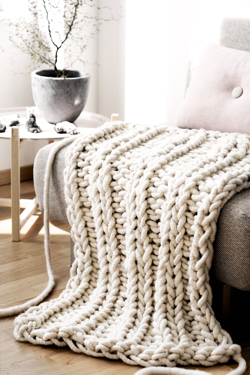 The Giant Oversized Chunky Knit Throw Blanket Glitter Inc