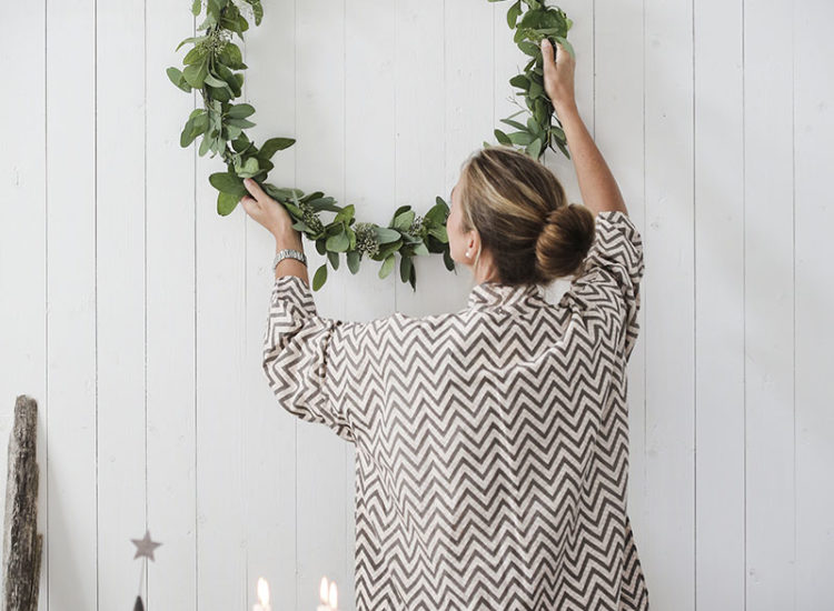 Happy Holidays - Merry Christmas - Wreath