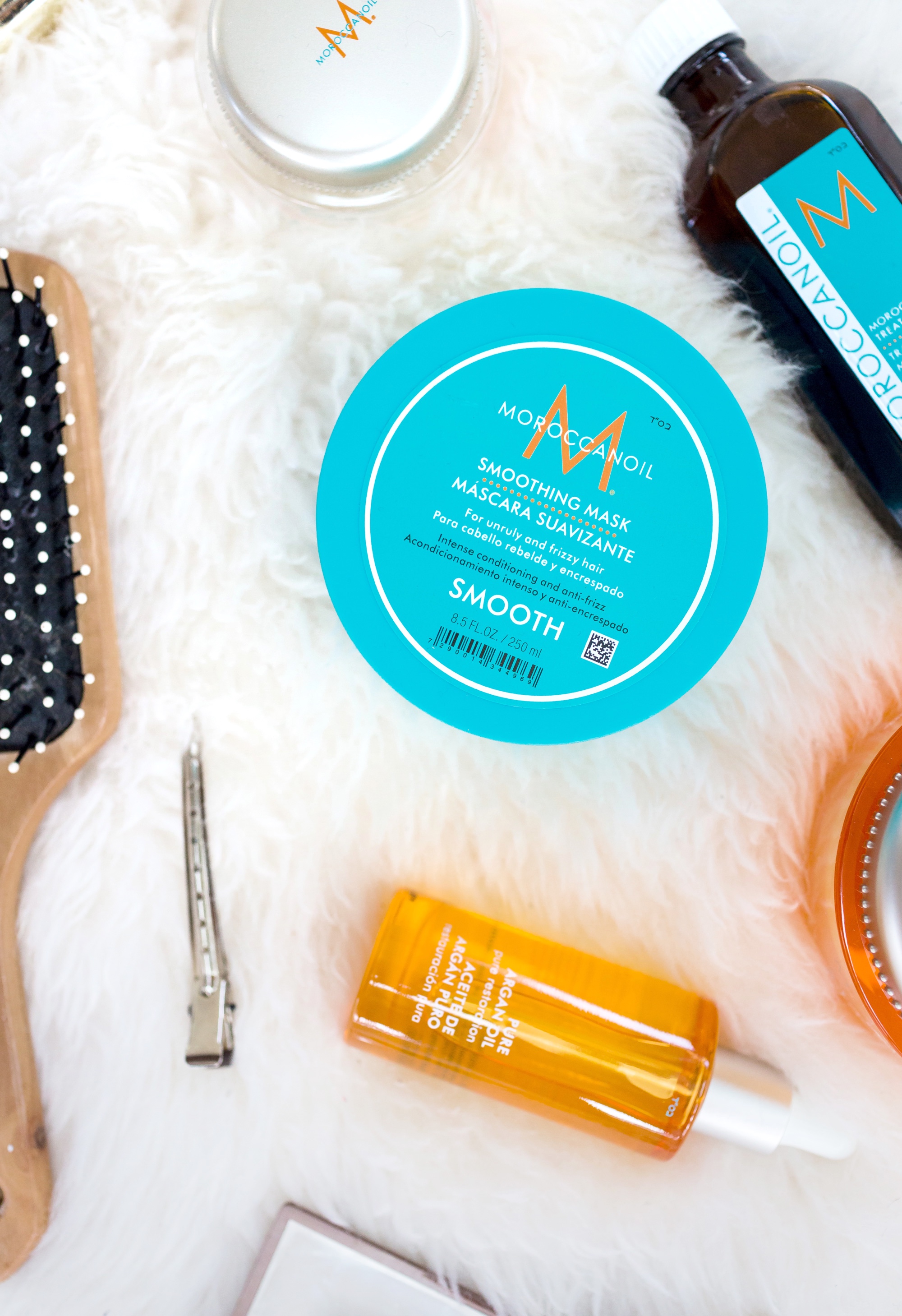 Moroccanoil Argan Oil Winter Beauty Routine. - Smoothing Hair Mask