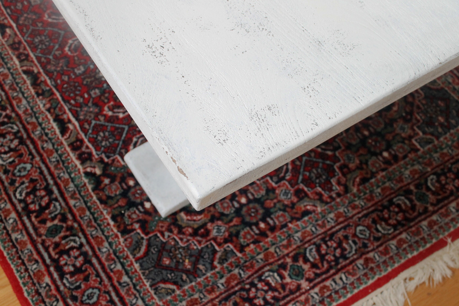 How to DIY a Distressed Shabby Chic Coffee Table (the Easy Way!)