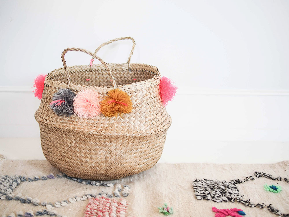 baby straw basket small pompom old pink : French Basket, Moroccan Basket,  straw bag, french market basket, Beach Bag, straw bag