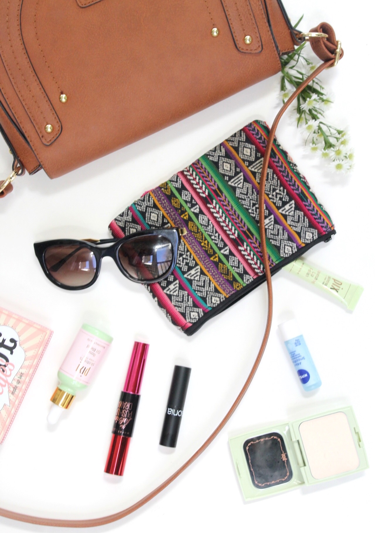 How to Get the Festival Back-to-Nature Beauty Look - What's in My Bag