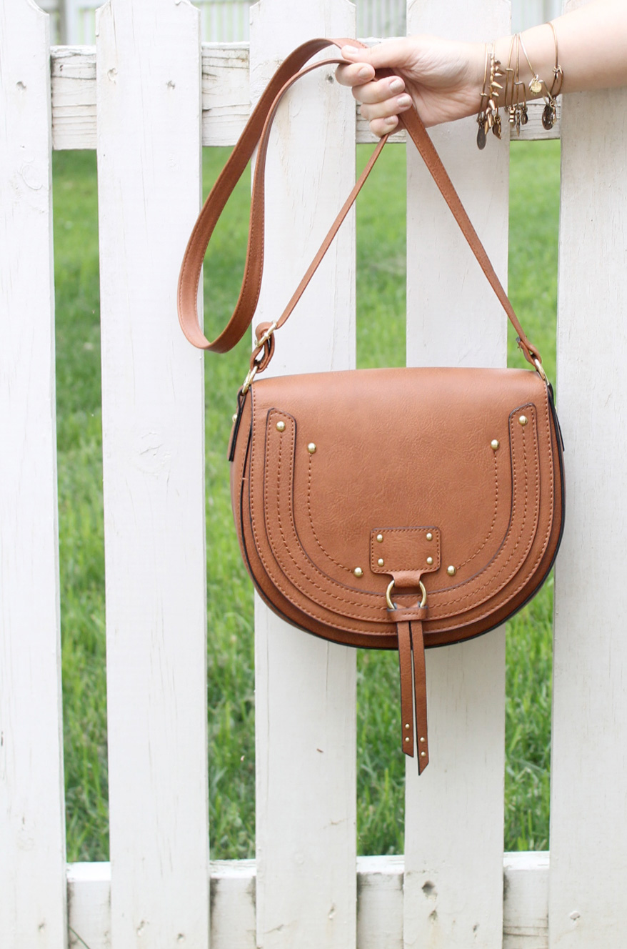 How to Get the Festival Back-to-Nature Beauty Look - Bohemian Saddle Bag