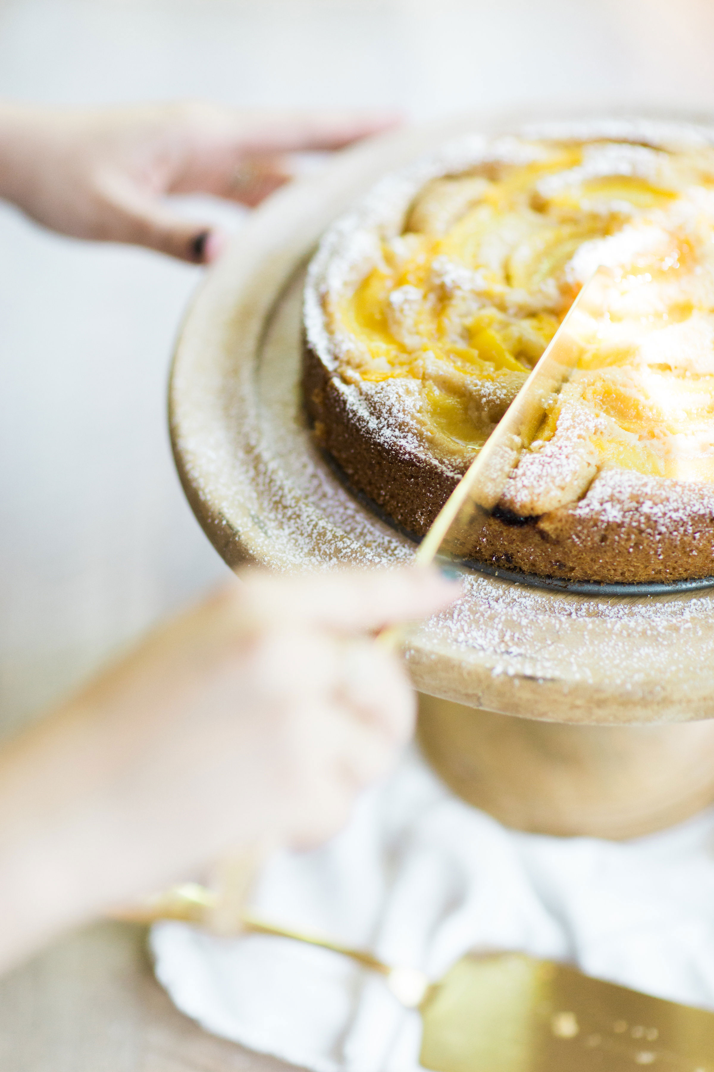 How to Make The Perfect Peach Cake (Seriously, I can't stop making this blissfuly subtle cake.)