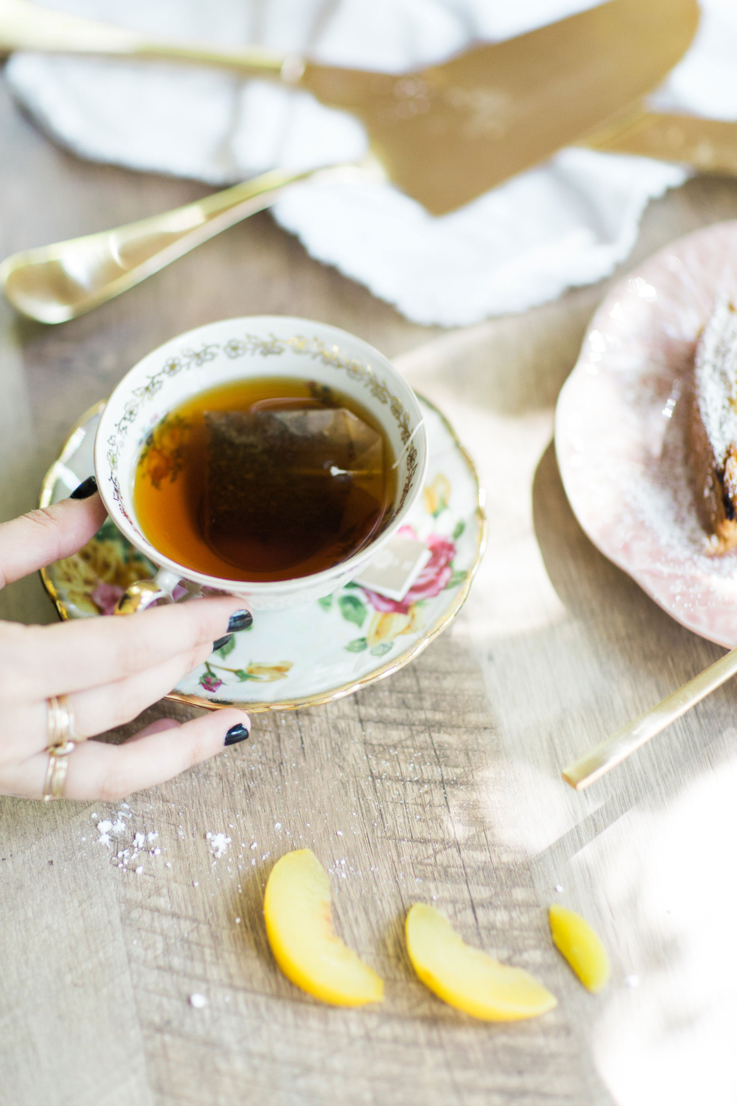 How to Make The Perfect Peach Cake (Seriously, I can't stop making this blissfuly subtle cake.)