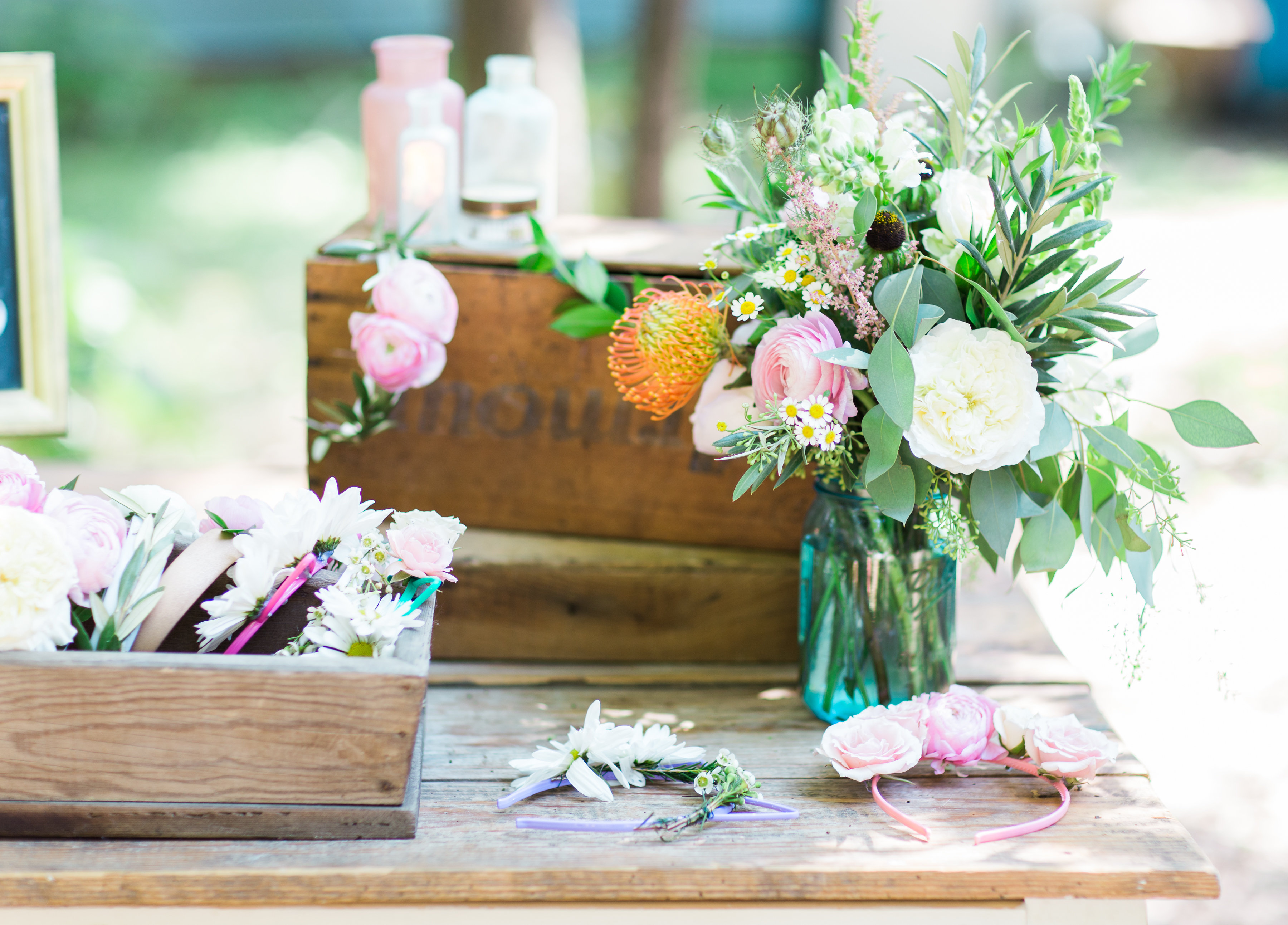 Behind-the-Scenes of a Bohemian Backyard Birthday Festival. Click through for the details. | glitterinc.com | @glitterinc