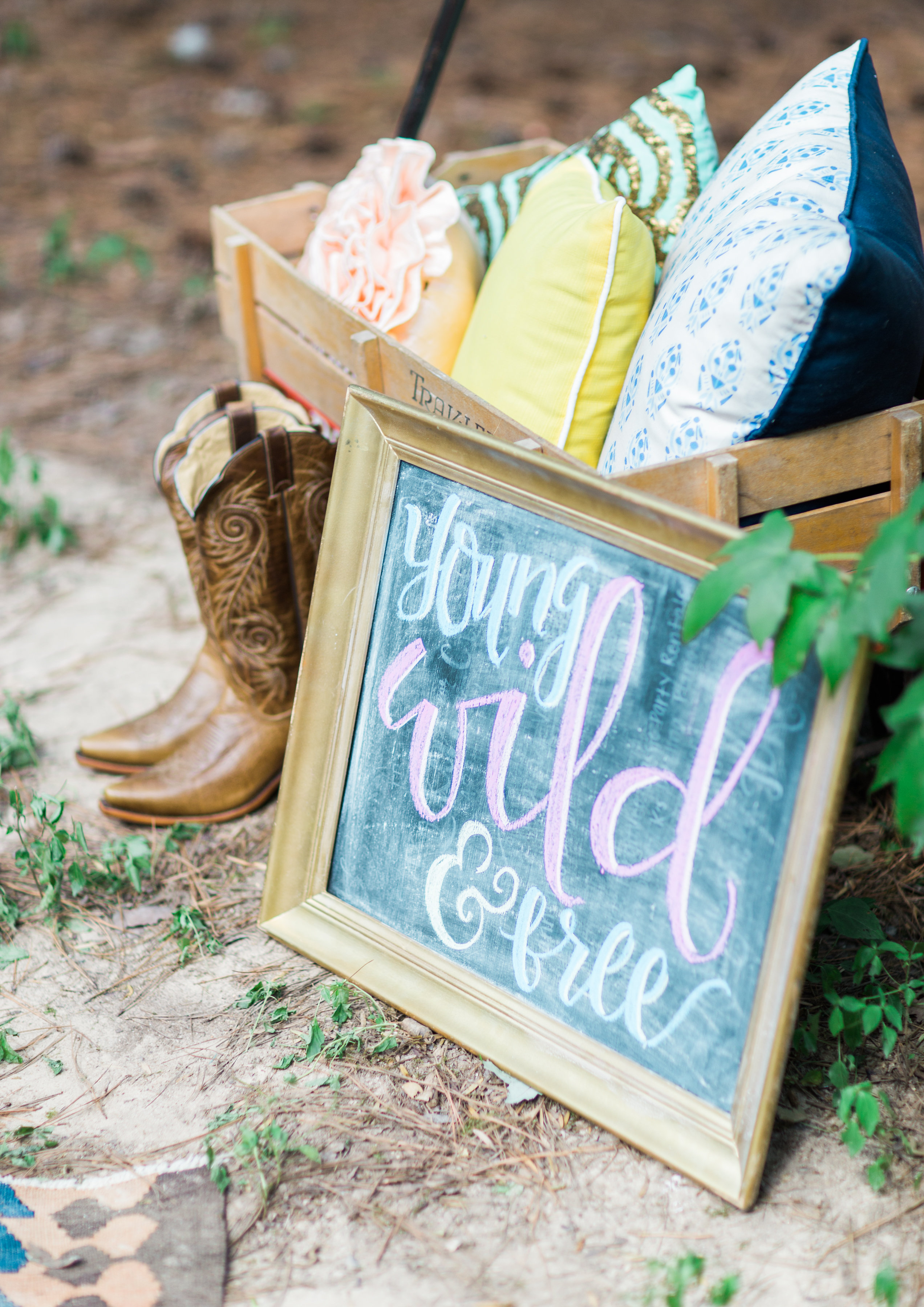 Behind-the-Scenes of a Bohemian Backyard Birthday Festival. Click through for the details. | glitterinc.com | @glitterinc