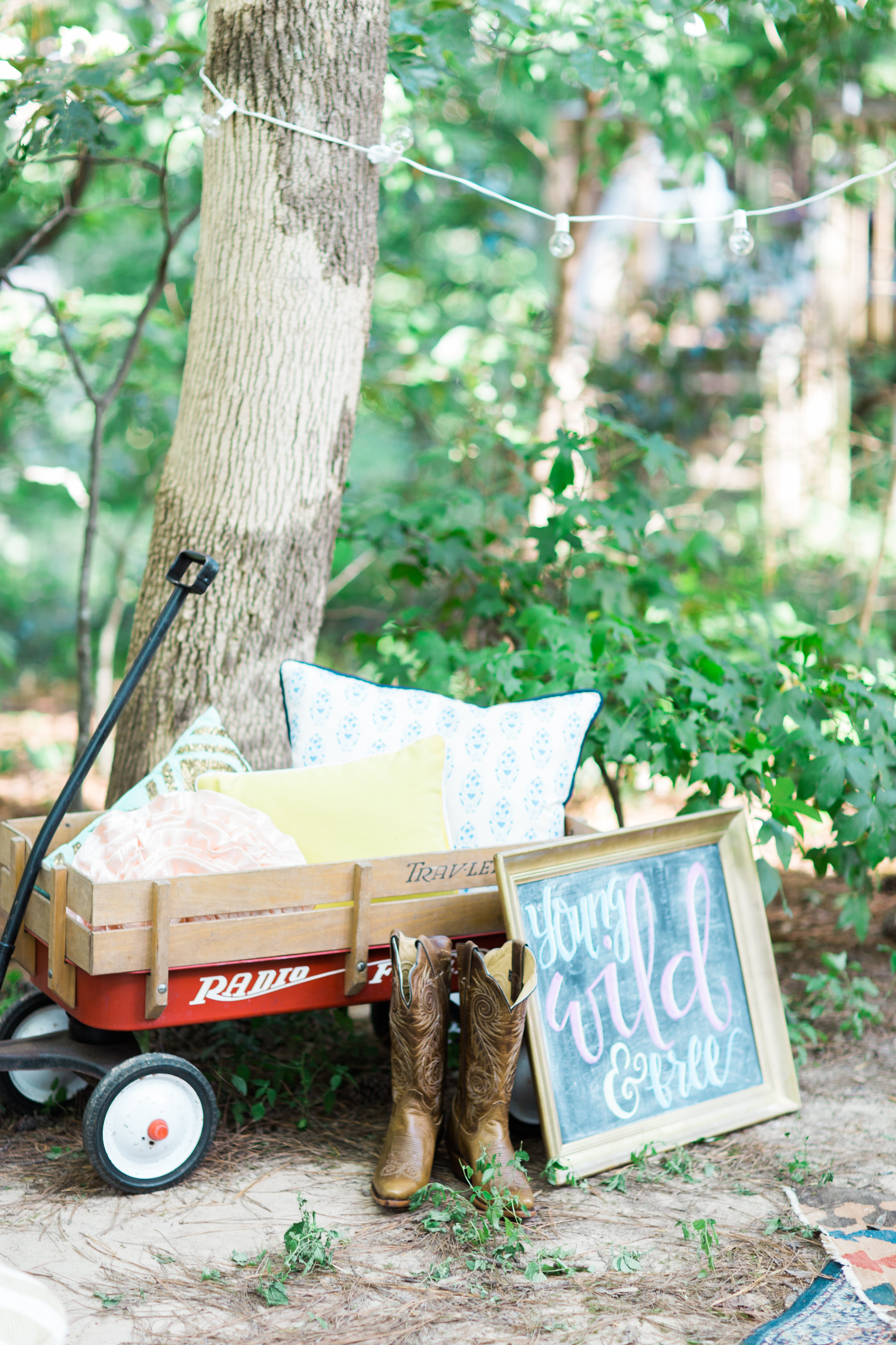 Behind-the-Scenes of a Bohemian Backyard Birthday Festival. Click through for the details. | glitterinc.com | @glitterinc