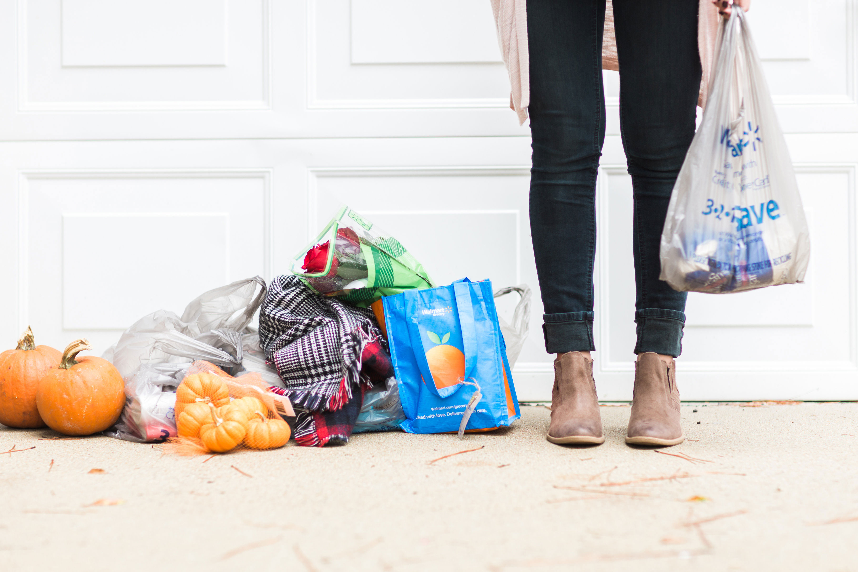 The Easiest Way to Grocery Shop: How to order your groceries for FREE right from home and pick them up without ever having to get out of your car. #GroceryHero