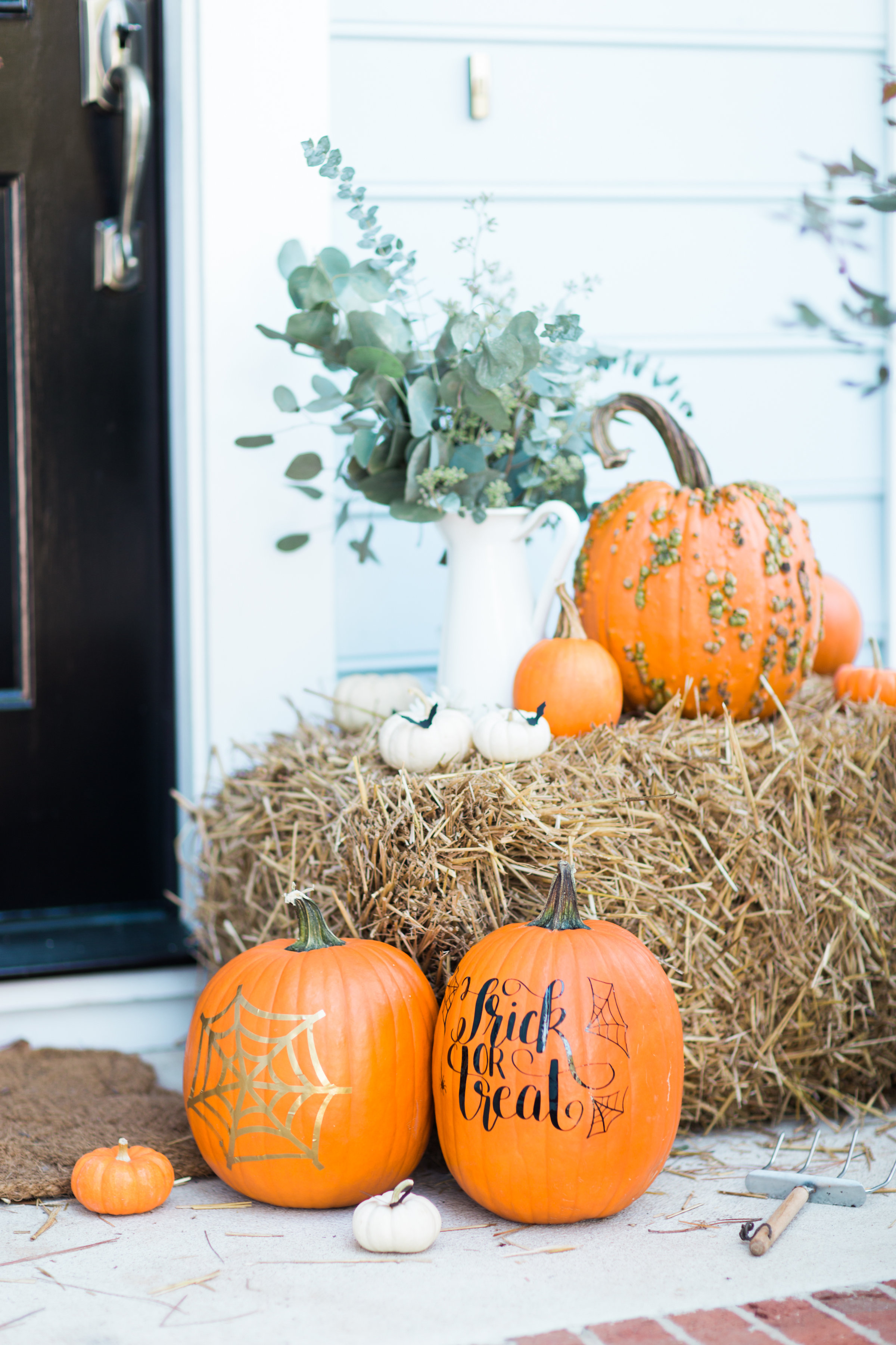 I'm revealing our Halloween Front Porch for Fall and details about how to decorate your own! Click through for the details. | glitterinc.com | @glitterinc