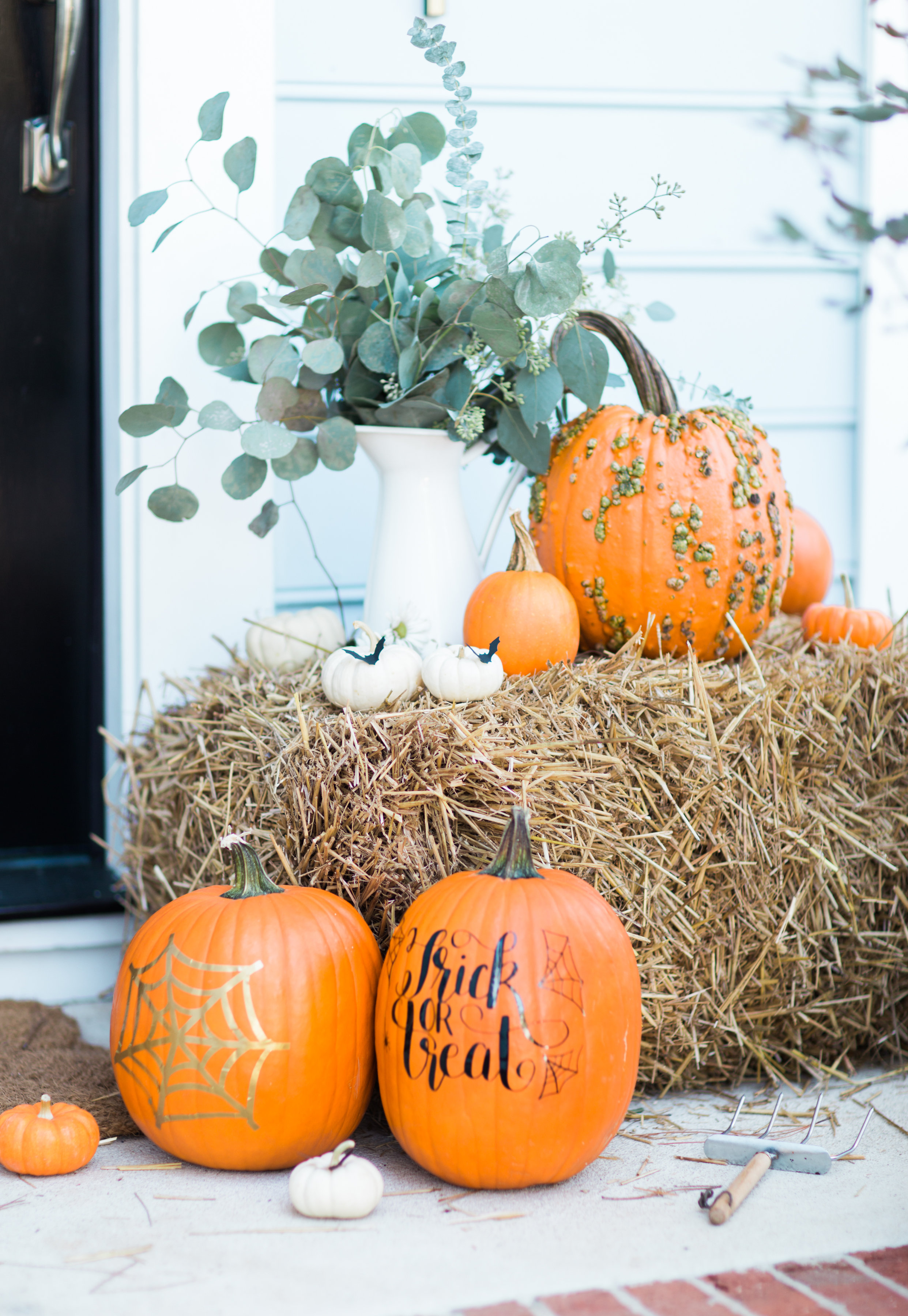 I'm revealing our Halloween Front Porch for Fall and details about how to decorate your own! Click through for the details. | glitterinc.com | @glitterinc