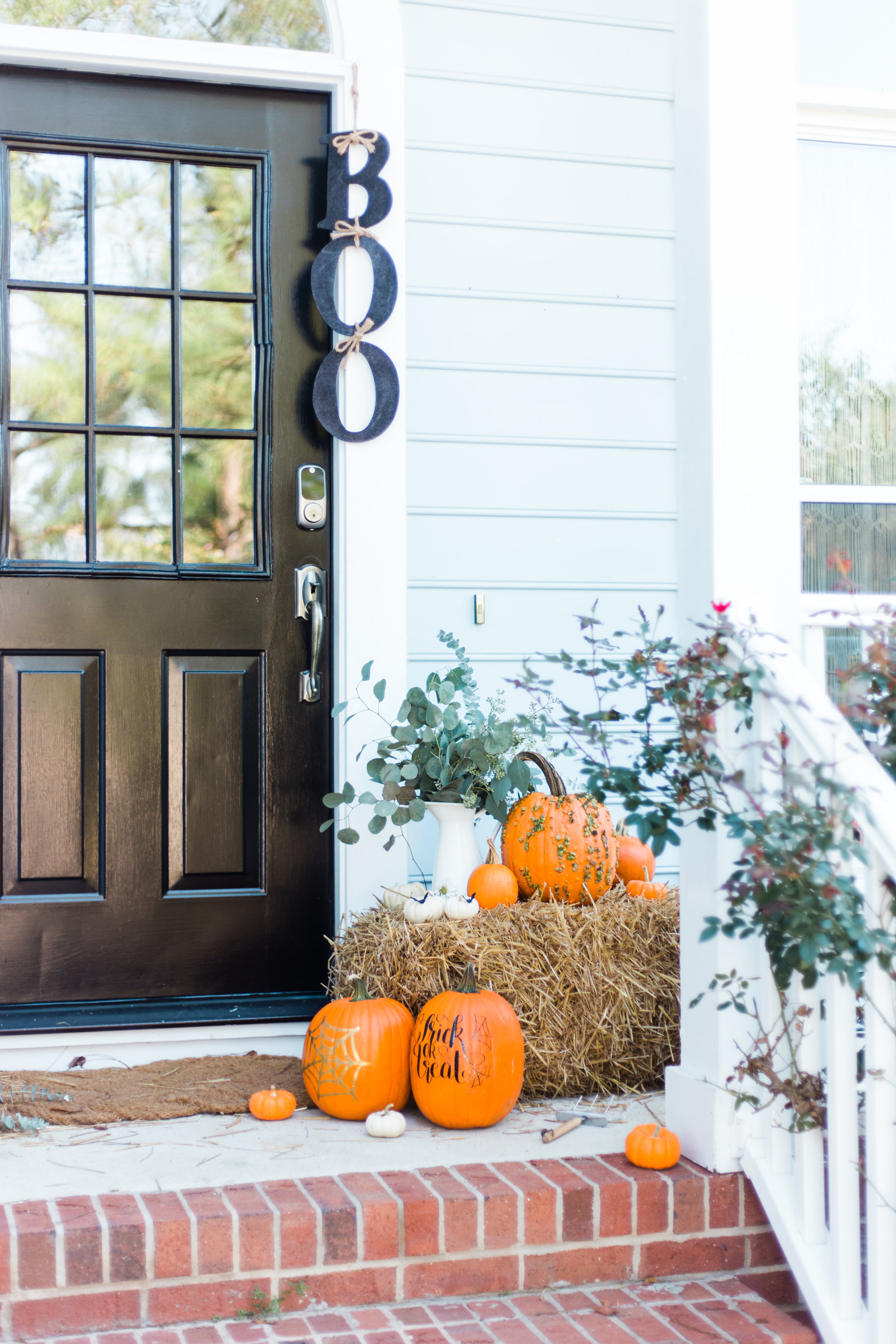 I'm revealing our Halloween Front Porch for Fall and details about how to decorate your own! Click through for the details. | glitterinc.com | @glitterinc