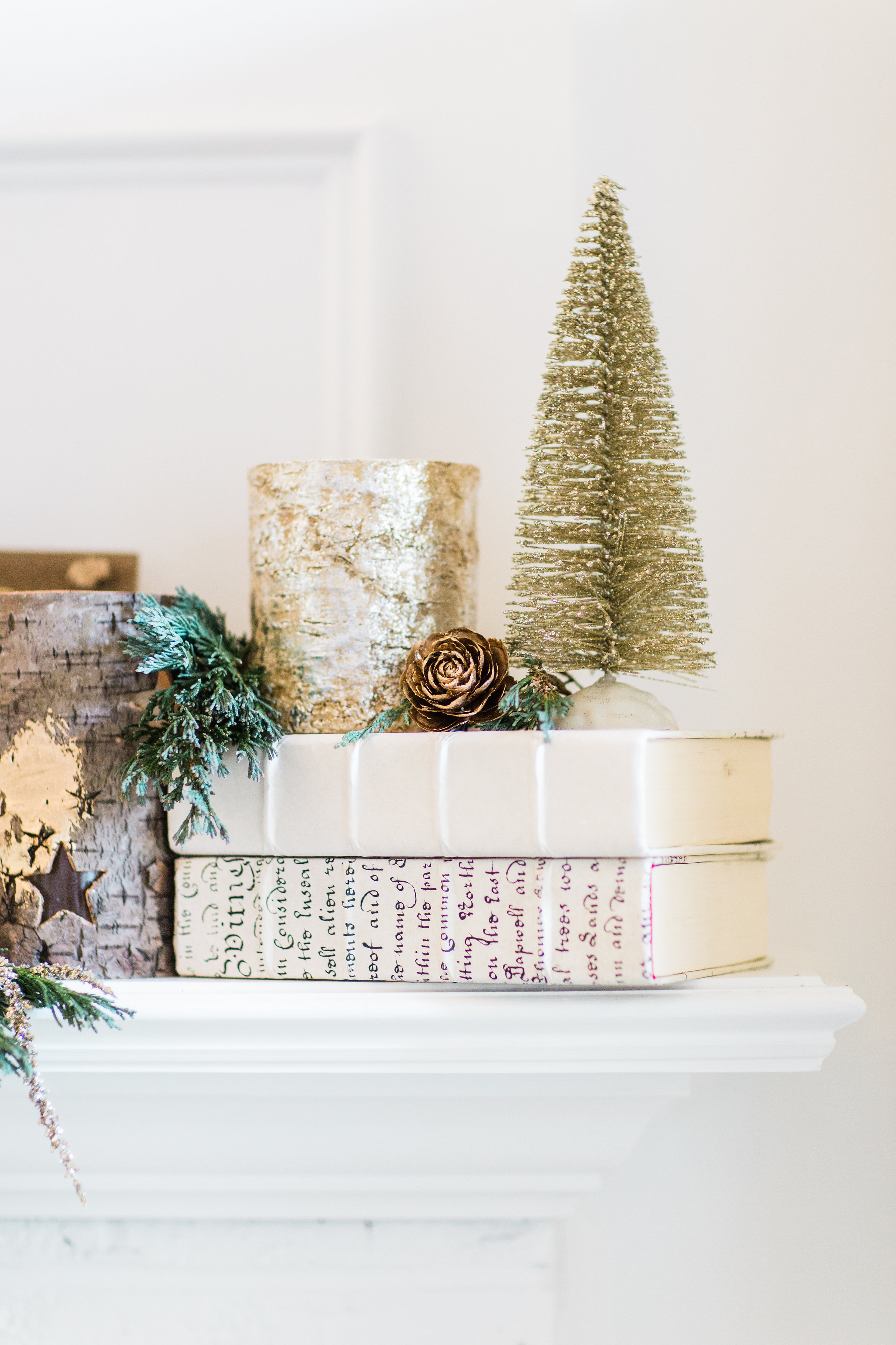 How to Transition Your Décor From the Holidays to New Years Eve. Click through for the festive details. | glitterinc.com | @glitterinc