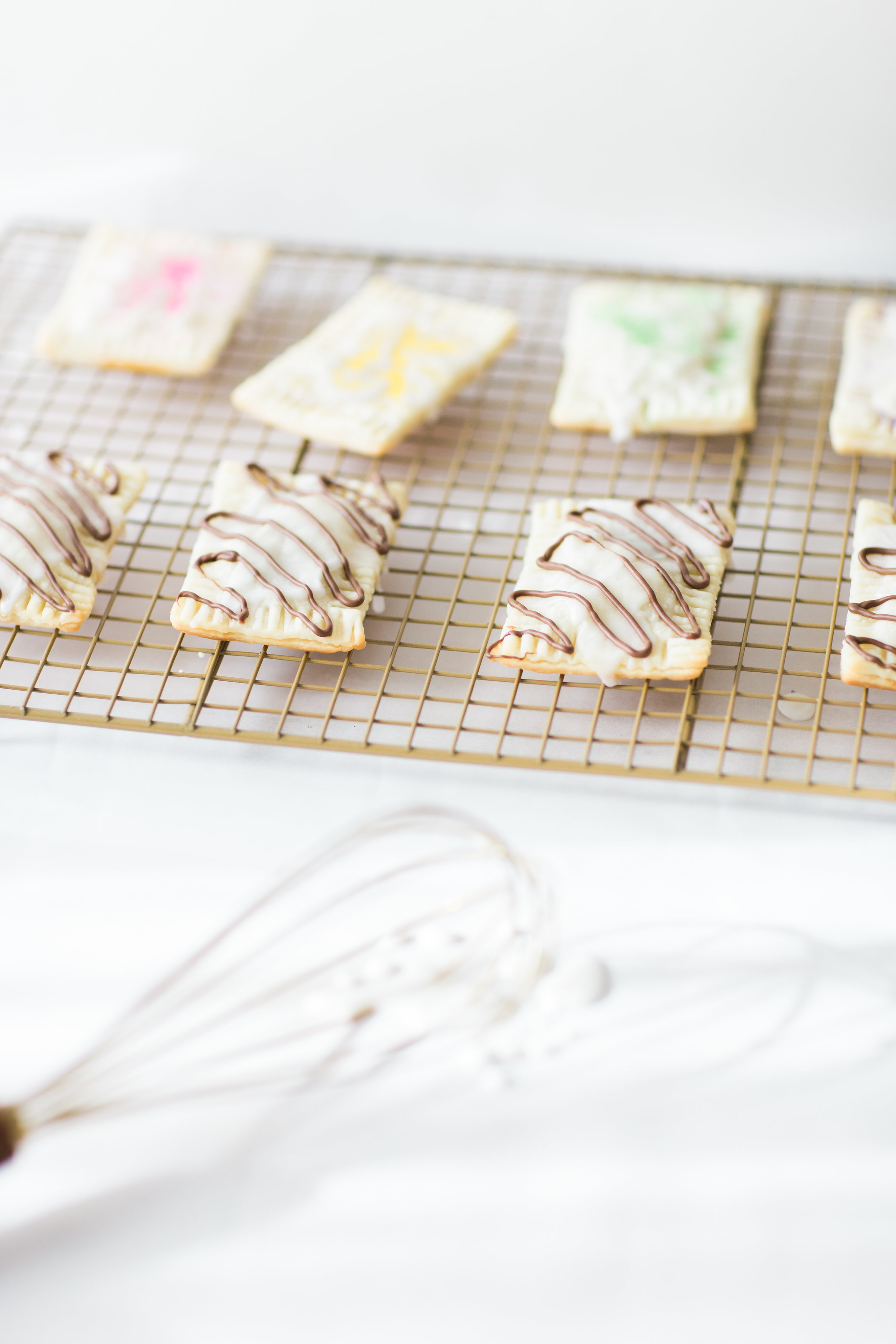 How to Make 3-Ingredient Homemade Pop-Tarts; including a vegan version! Kids LOVE making these. Click through for the simple recipe. | glitterinc.com | @glitterinc