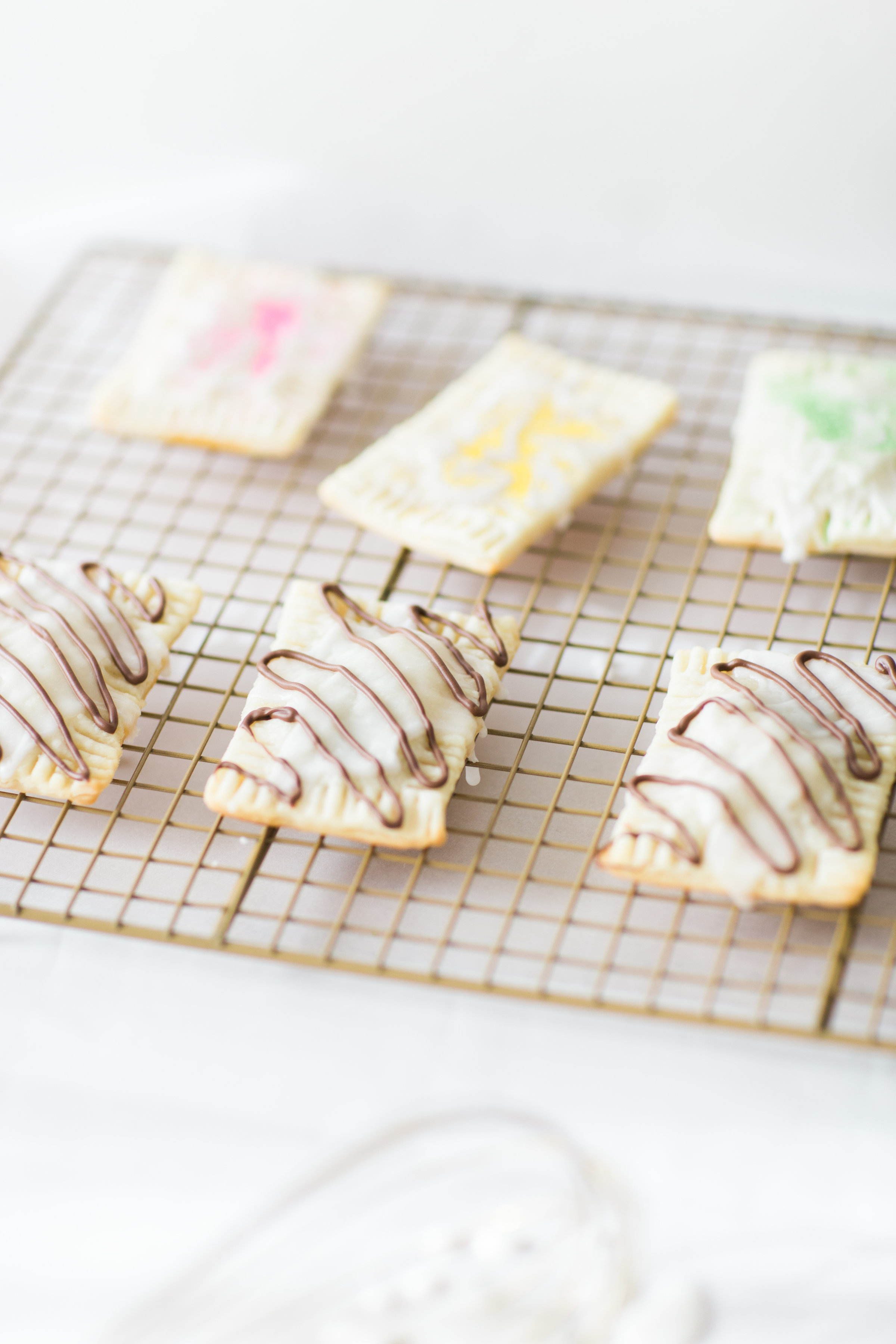 How to Make 3-Ingredient Homemade Pop-Tarts; including a vegan version! Kids LOVE making these. Click through for the simple recipe. | glitterinc.com | @glitterinc