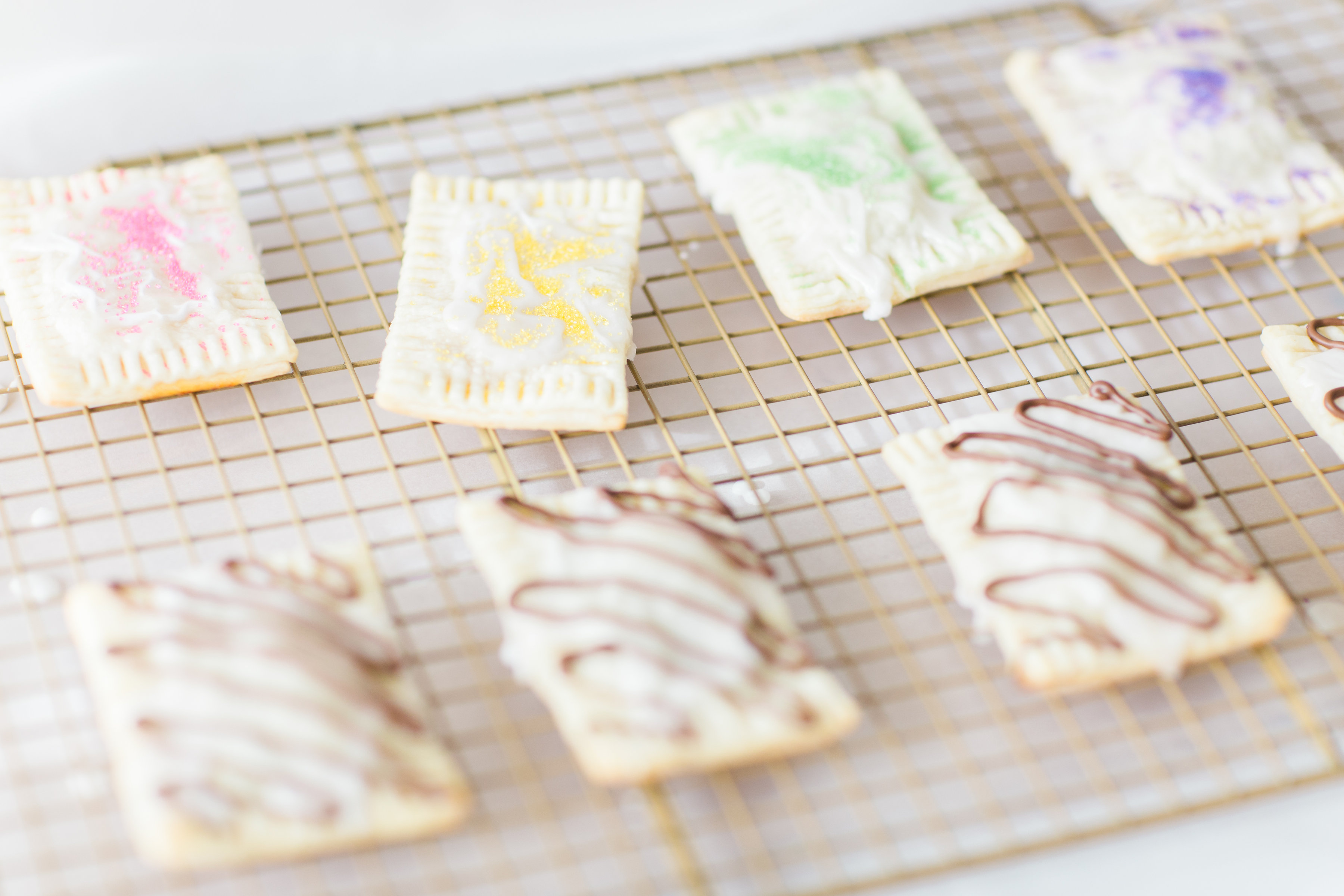 How to Make 3-Ingredient Homemade Pop-Tarts; including a vegan version! Kids LOVE making these. Click through for the simple recipe. | glitterinc.com | @glitterinc