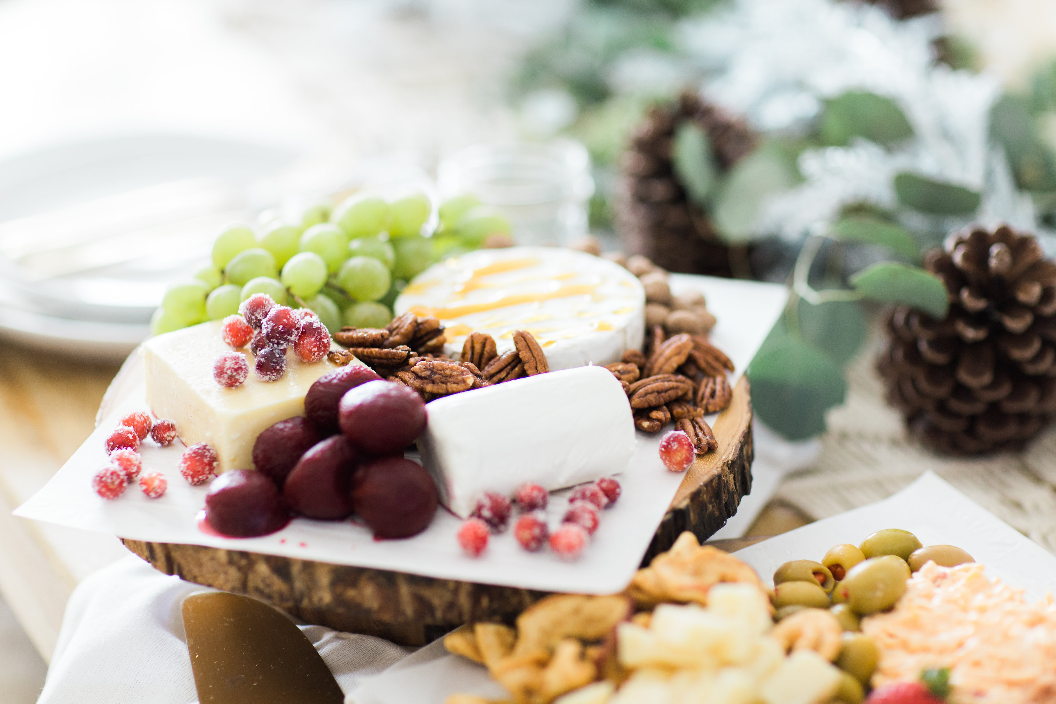 How to Make An EPIC Southern-Inspired Charcuterie Cheese Board (the easy way). Click through for the how-to. | glitterinc.com | @glitterinc