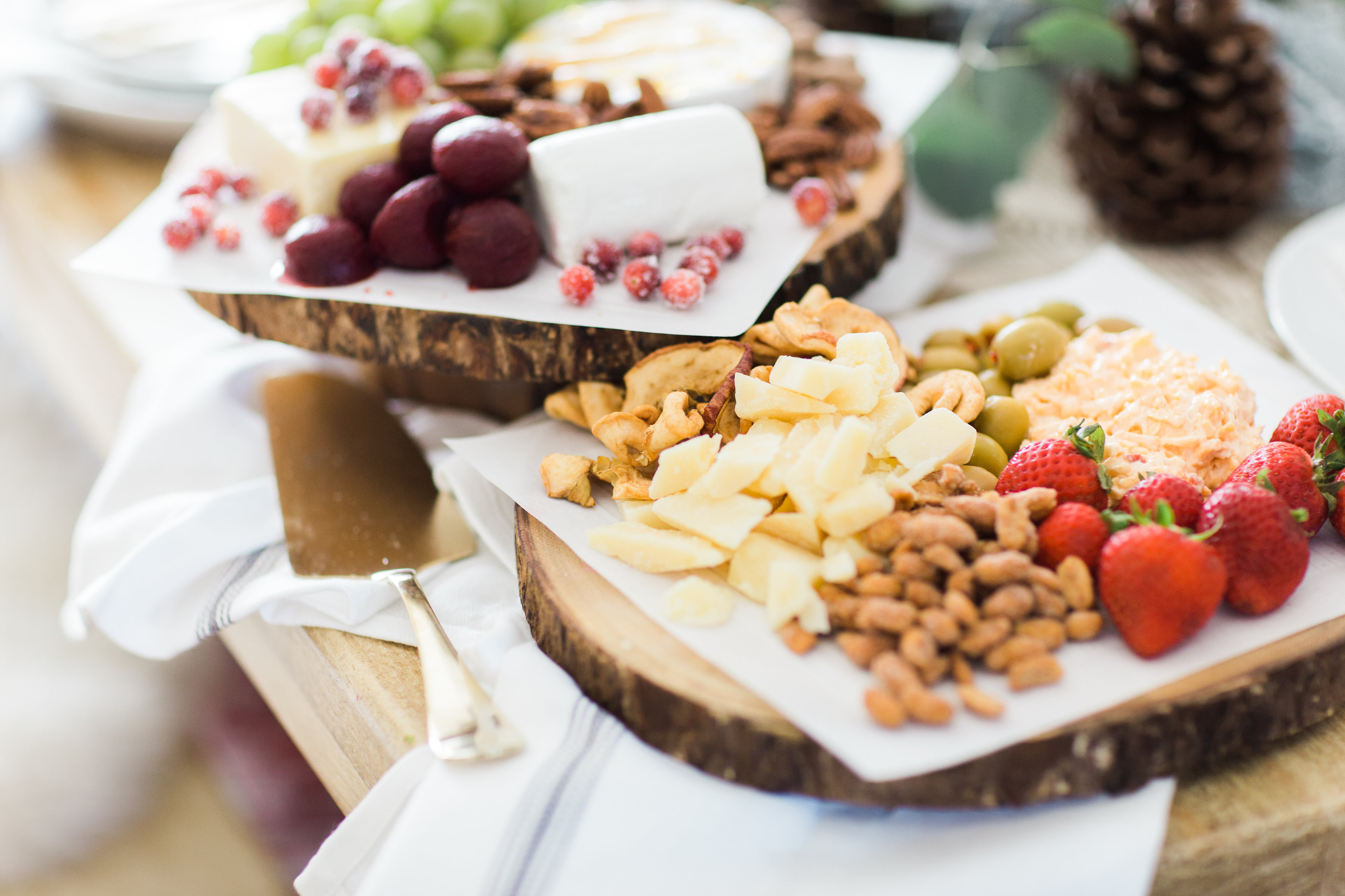 How to Make An EPIC Southern-Inspired Charcuterie Cheese Board (the easy way). Click through for the how-to. | glitterinc.com | @glitterinc