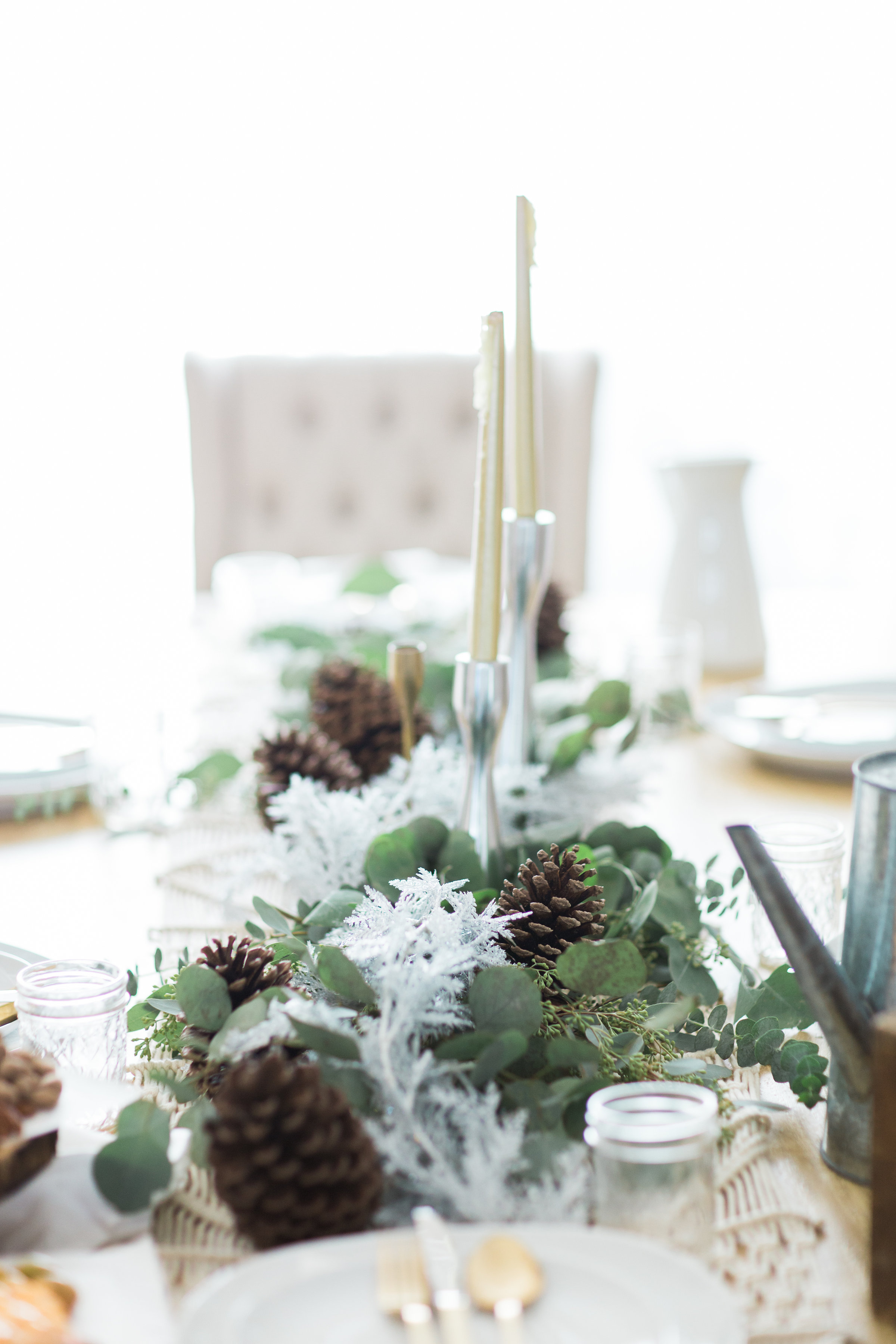 Our Farmhouse Style Winter Wonderland Holiday Party. Click through for all of the gorgeous details. | glitterinc.com | @glitterinc