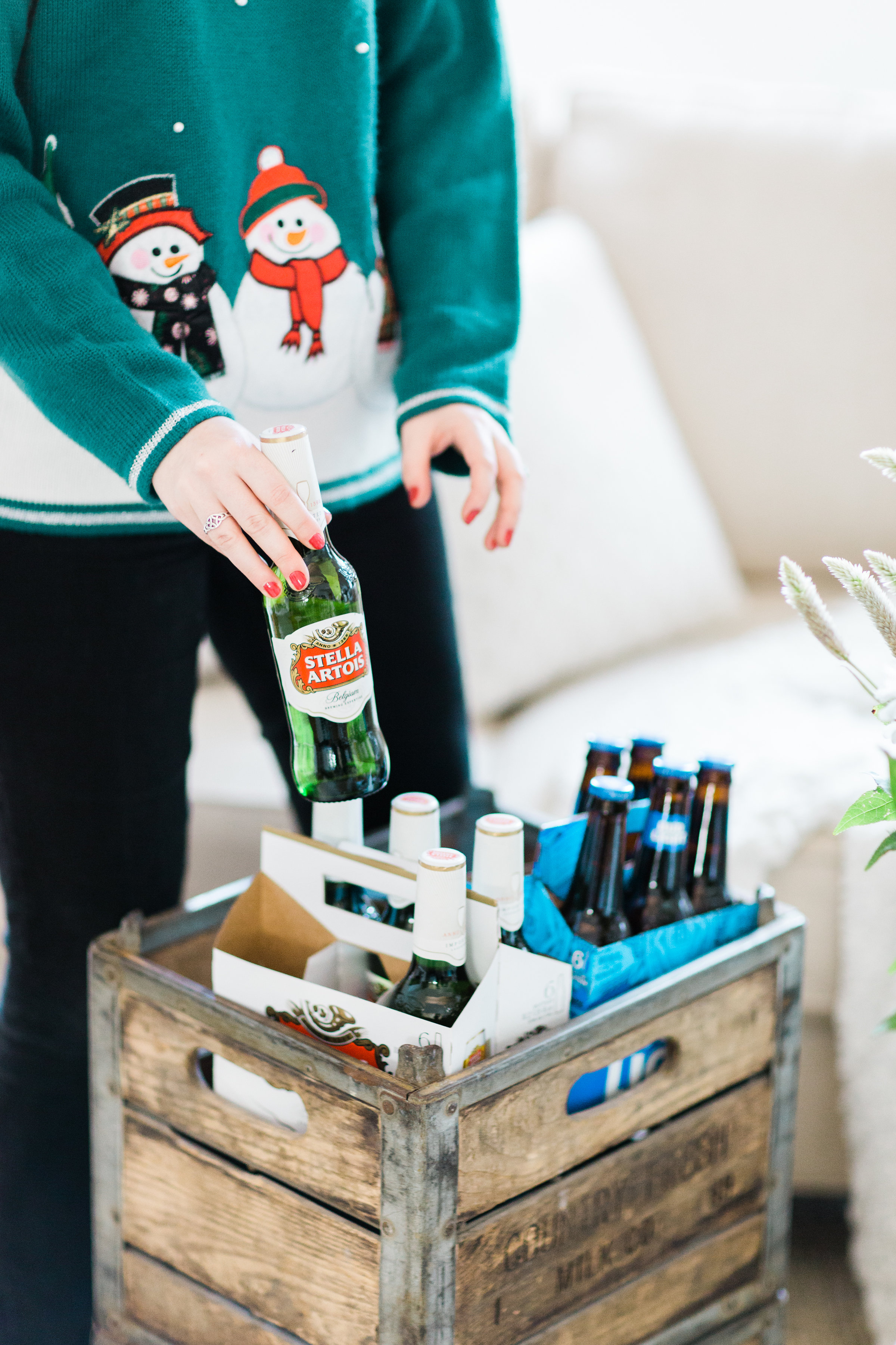 How to throw the cutest ugly sweater holiday party. Click through for the details. | glitterinc.com | @glitterinc