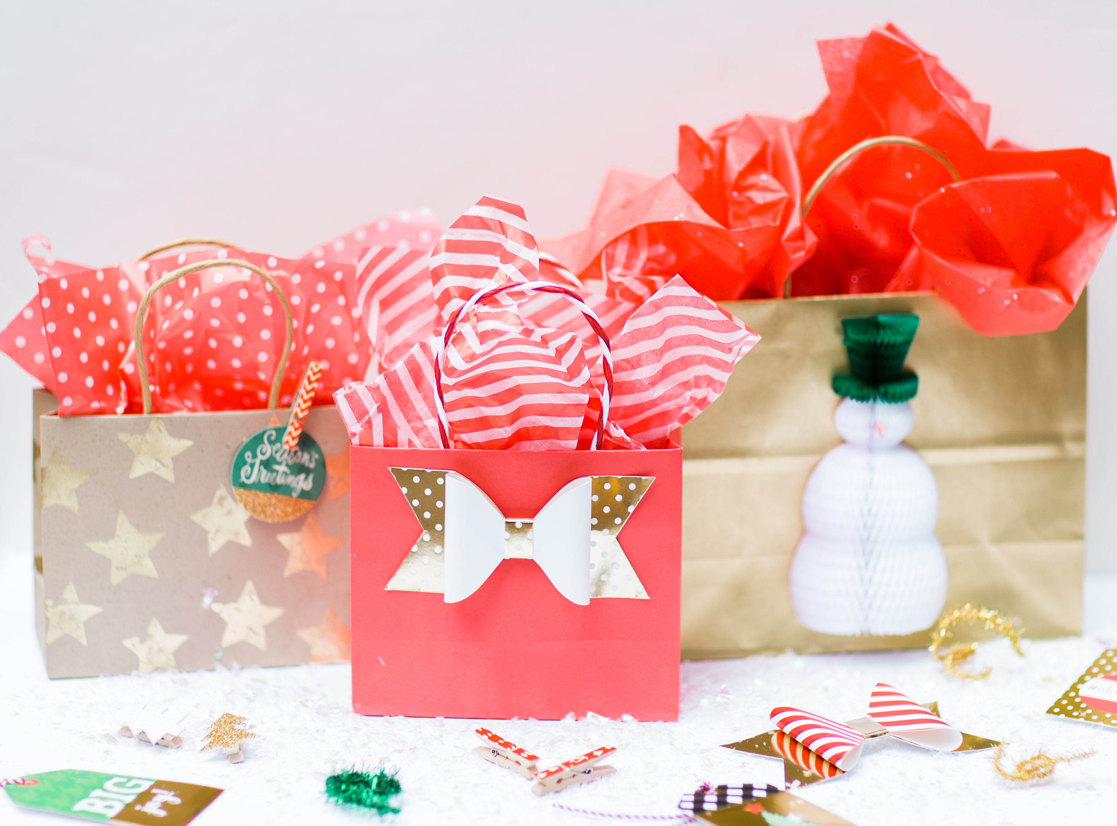 4 Simple (and Beautiful) Ways to Wrap Gifts this Holiday Season. Click through for the details. | glitterinc.com | @glitterinc