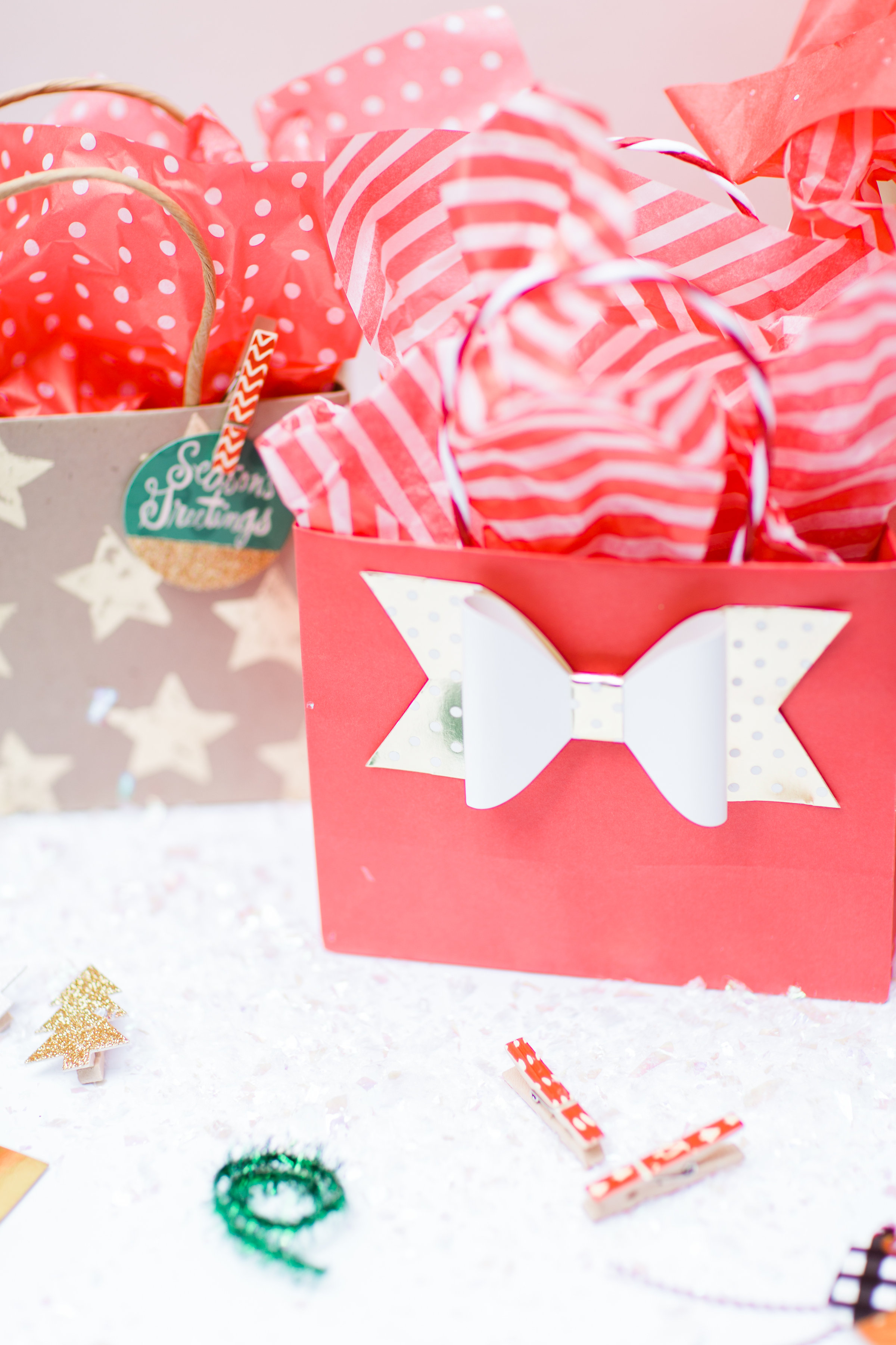 4 Simple (and Beautiful) Ways to Wrap Gifts this Holiday Season. Click through for the details. | glitterinc.com | @glitterinc