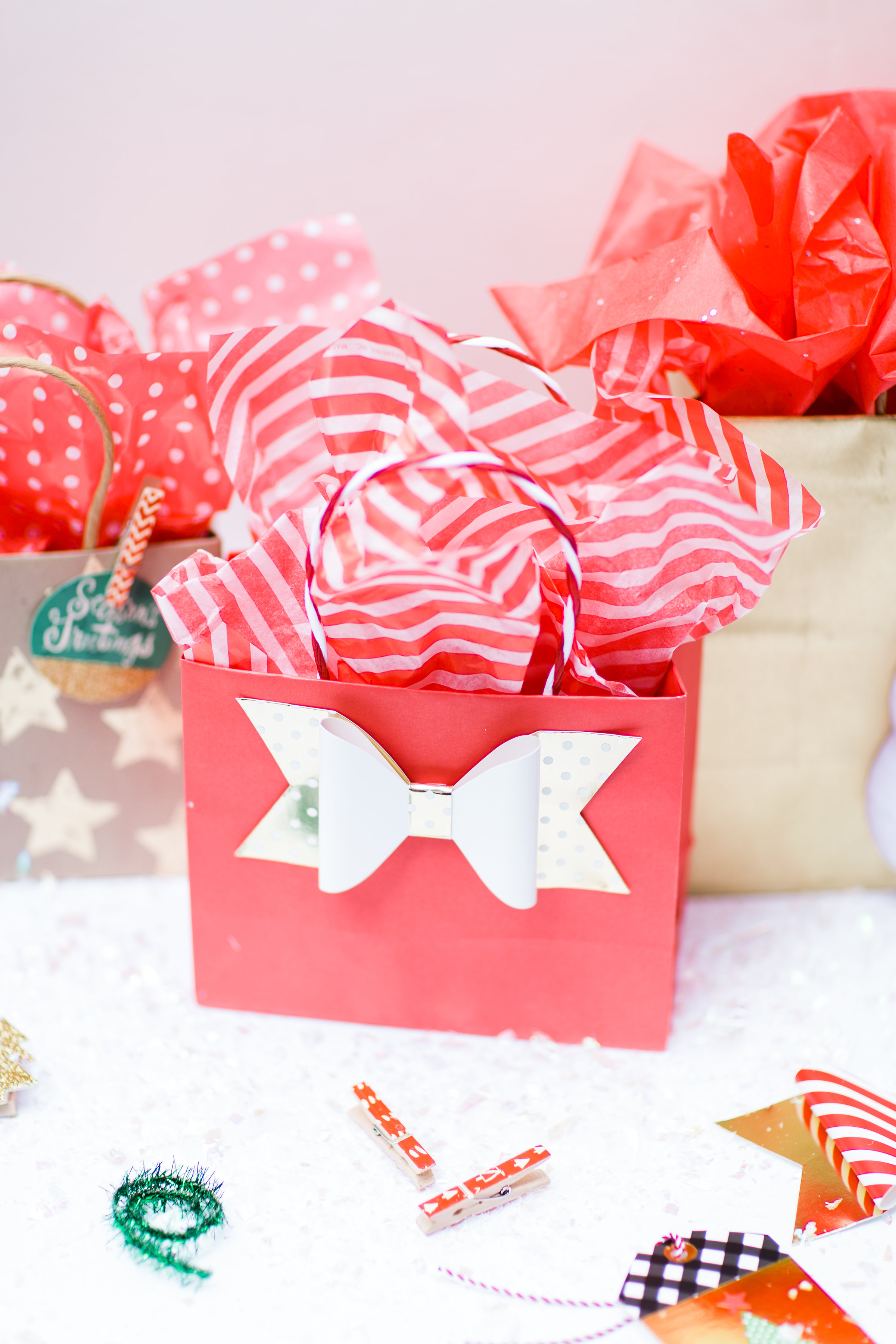 4 Simple (and Beautiful) Ways to Wrap Gifts this Holiday Season. Click through for the details. | glitterinc.com | @glitterinc