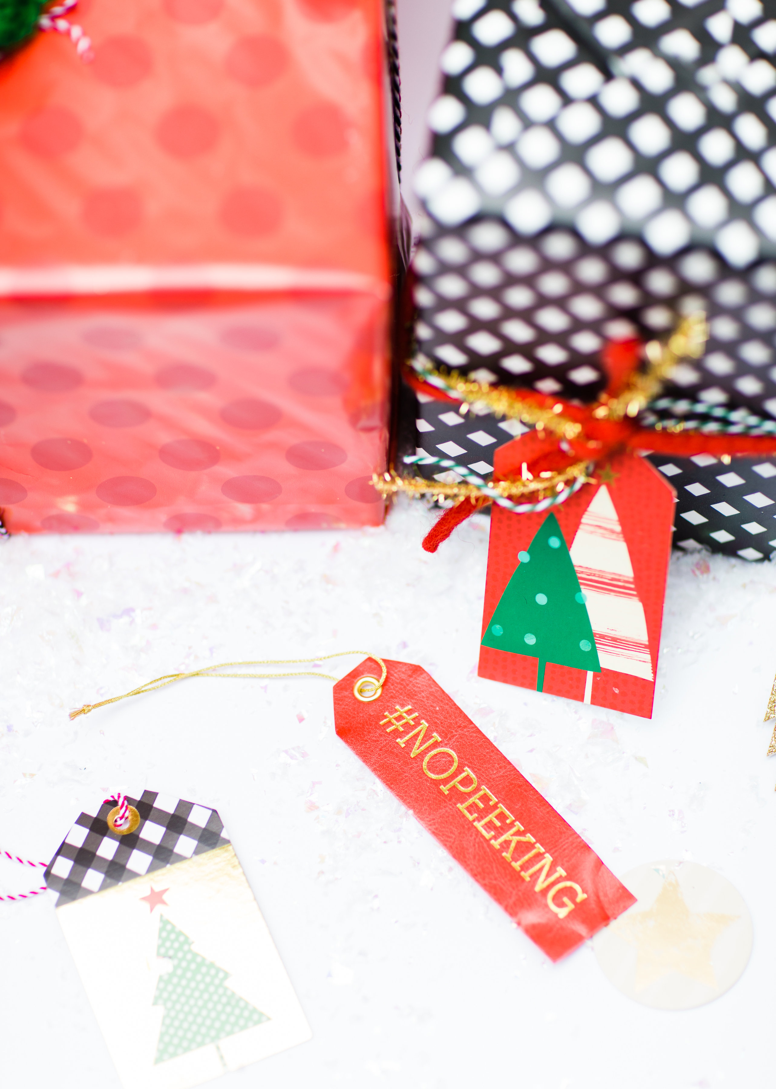 4 Simple (and Beautiful) Ways to Wrap Gifts this Holiday Season. Click through for the details. | glitterinc.com | @glitterinc