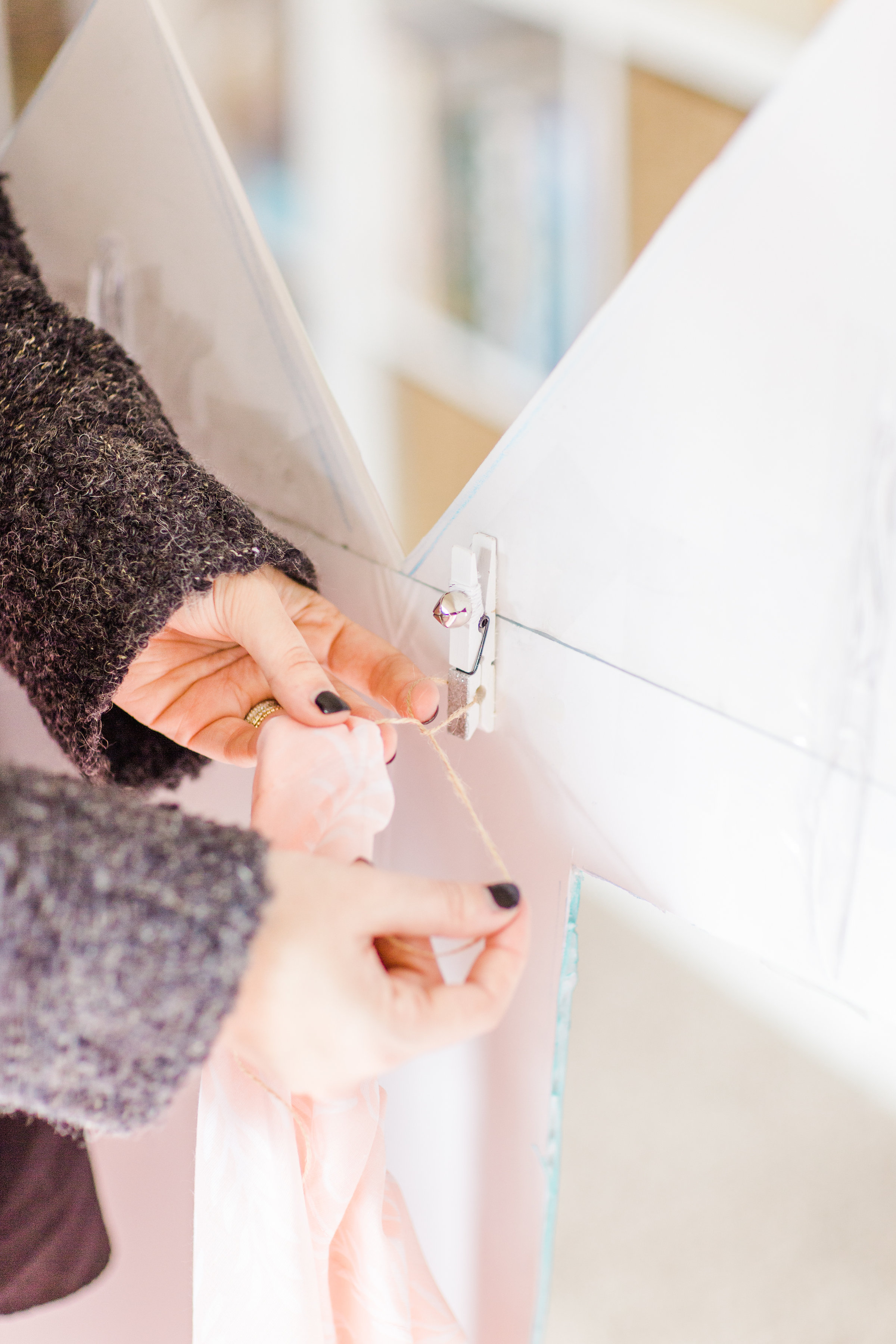 How to make a DIY Puppet Theatre with a trifold foam poster board. (Learning Colors, Numbers, and Letters too ... in an under-the-sea CASTLE!) | glitterinc.com | @glitterinc