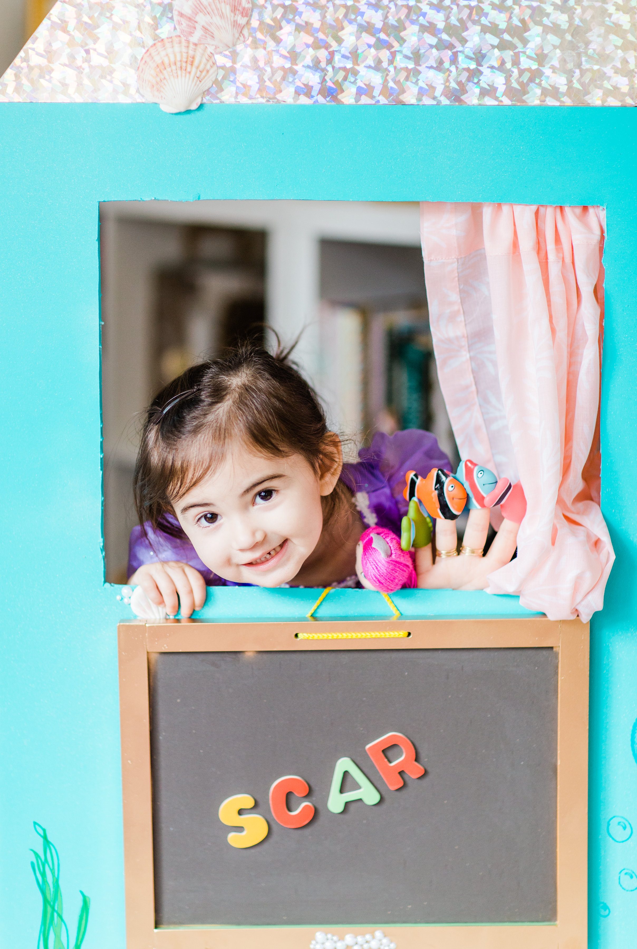 How to make a DIY Puppet Theatre with a trifold foam poster board. (Learning Colors, Numbers, and Letters too ... in an under-the-sea CASTLE!) | glitterinc.com | @glitterinc