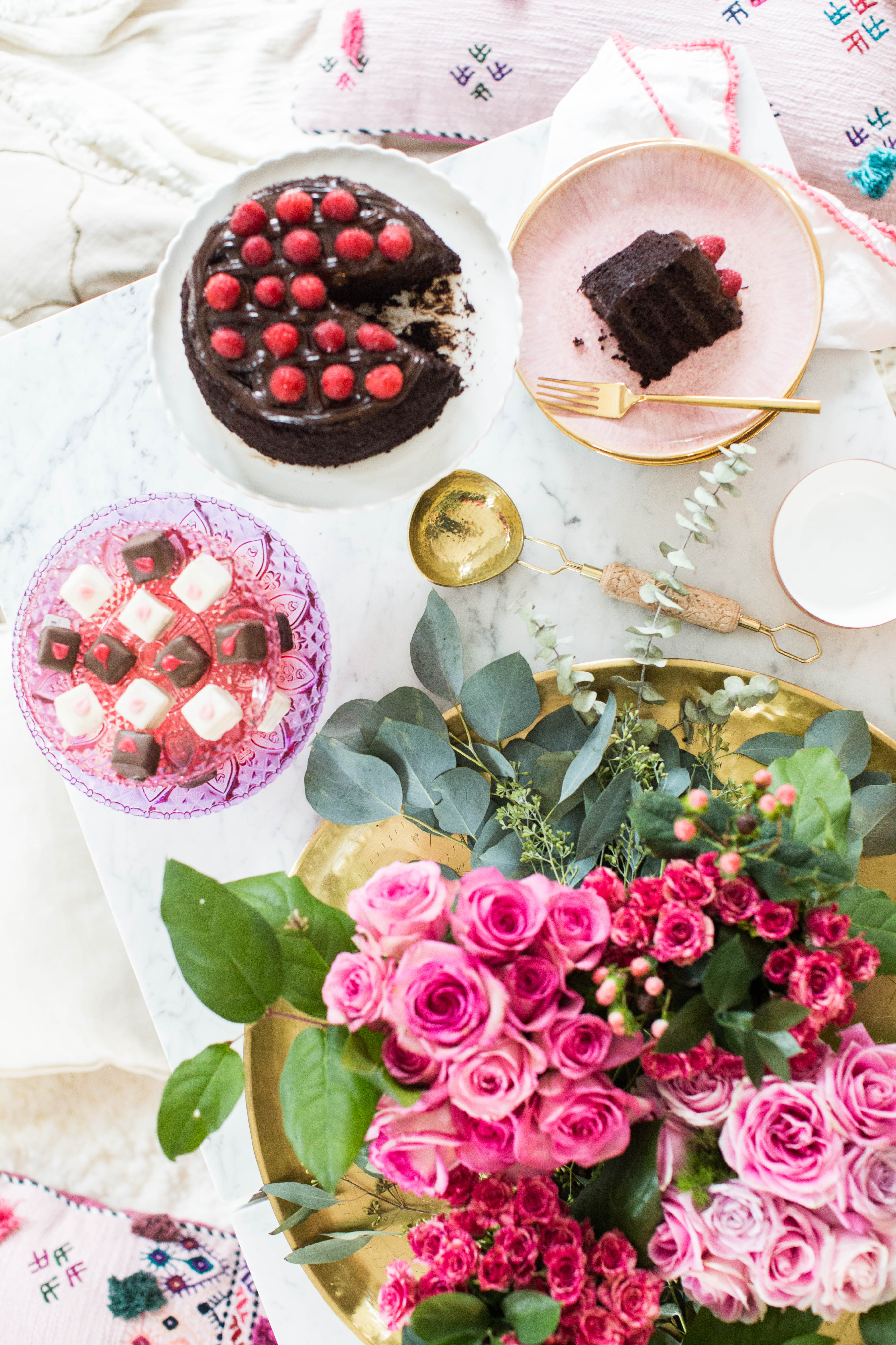 How to Throw a Valentine's Day Inspired Dessert Party this Galentine's Day. Click through for all of the pretty details. | glitterinc.com | @glitterinc