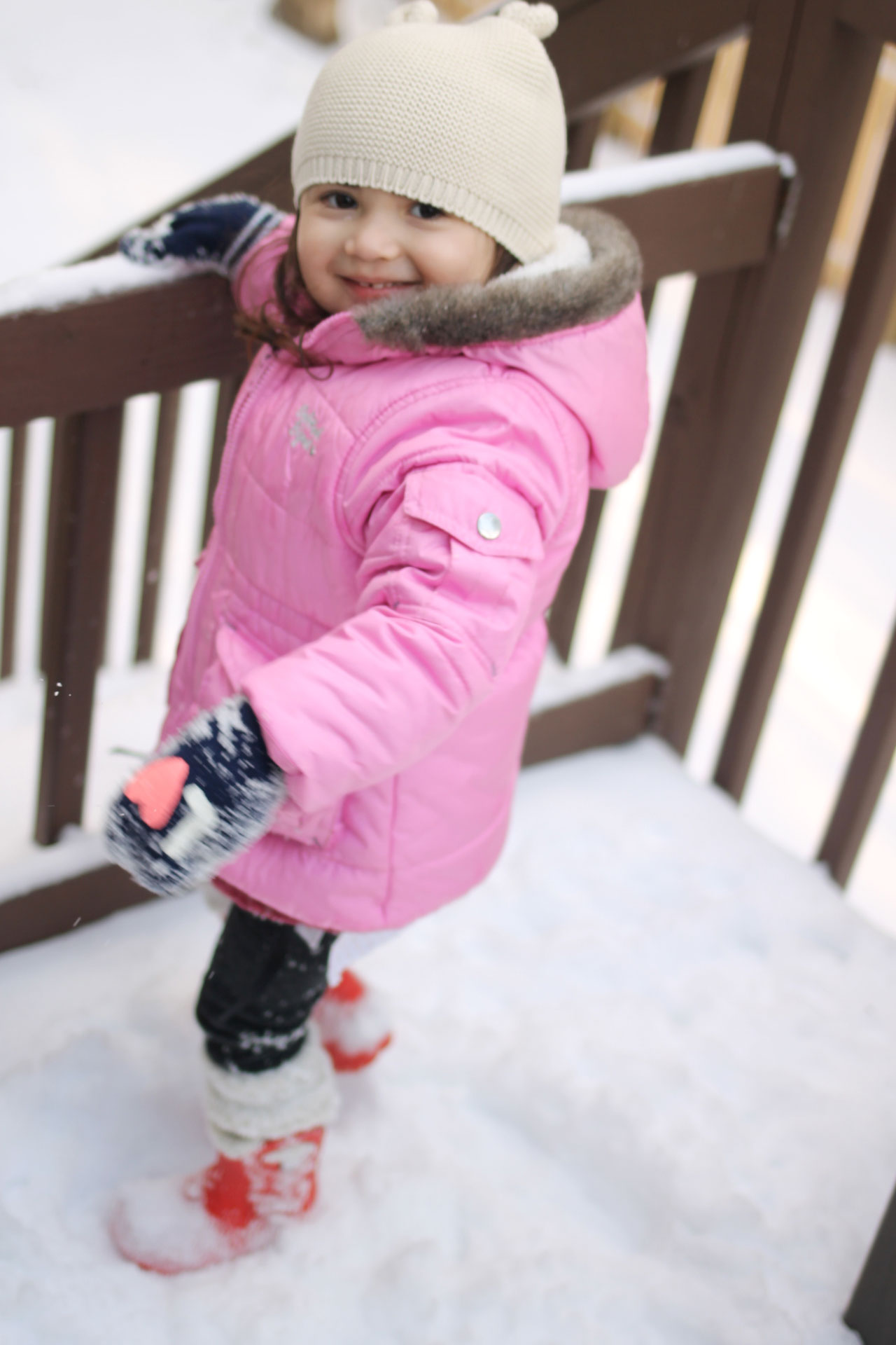 I love the traditions we're starting to make on snow day(s), like playing in the snow, making a big batch of cookies, and taking ALL of the pictures. | glitterinc.com | @glitterinc