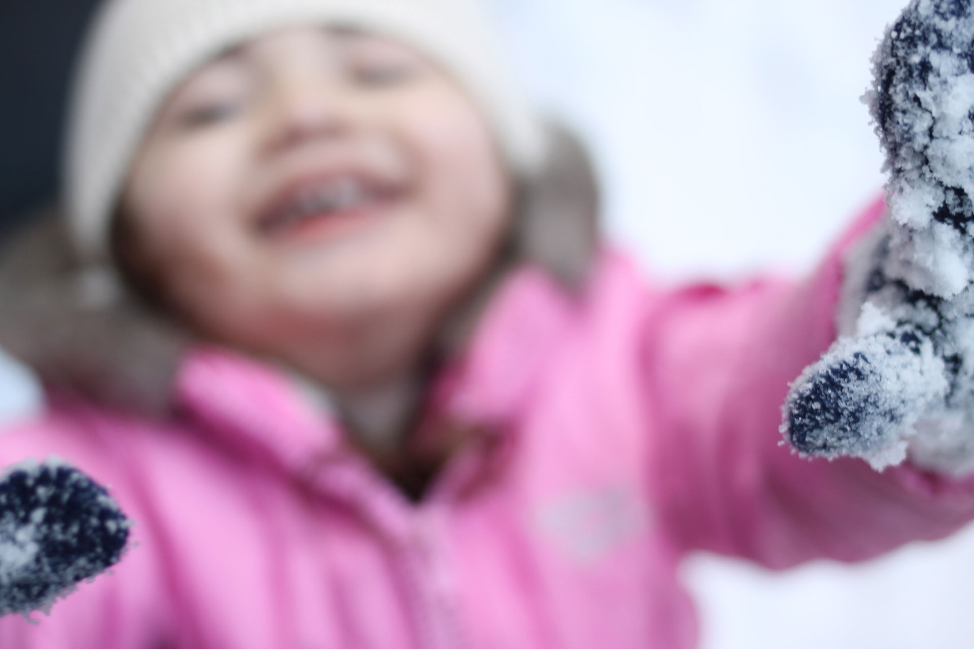 I love the traditions we're starting to make on snow day(s), like playing in the snow, making a big batch of cookies, and taking ALL of the pictures. | glitterinc.com | @glitterinc