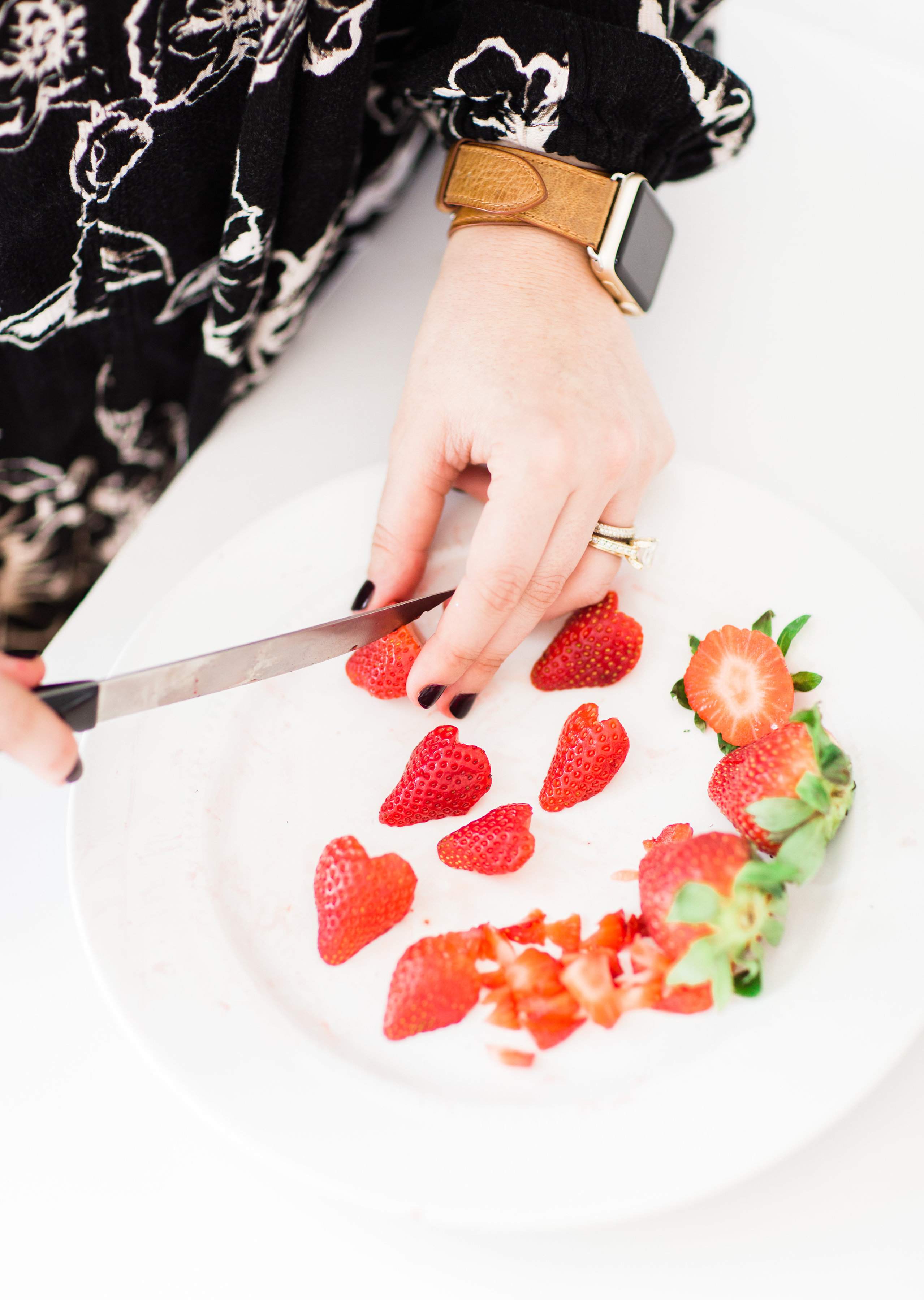 How to Make Boozy Strawberry Slushies. These cocktails are simple, whimsical, fun, and taste freaking delicious. Click through for the recipe. | glitterinc.com | @glitterinc