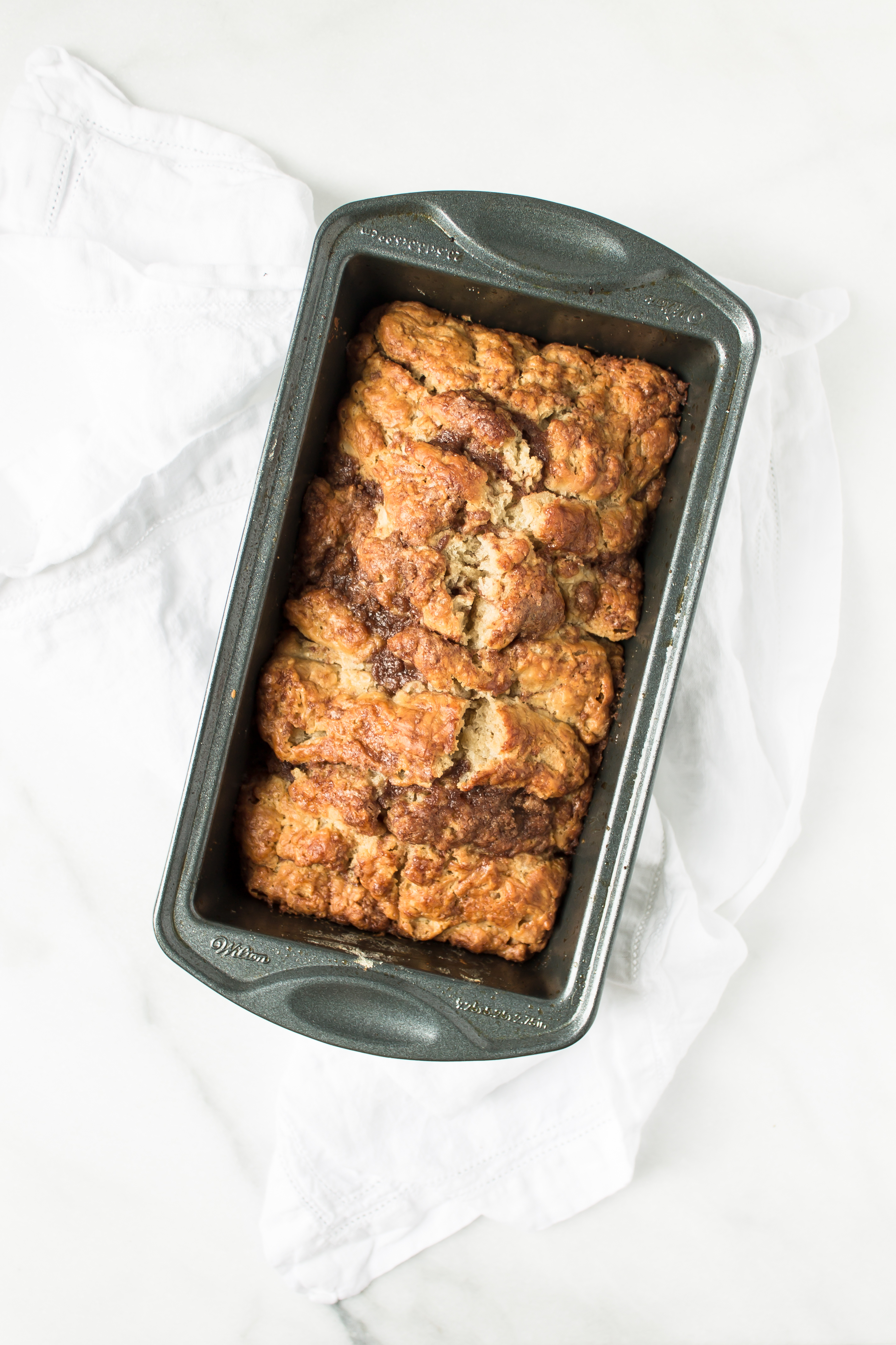 How to Make Homemade Cinnamon Streusel Scone Bread. Click through for the recipe. | glitterinc.com | @glitterinc