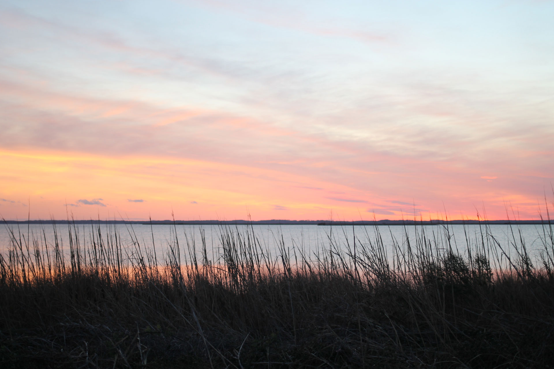 A family-friendly guide to a weekend trip in the Outer Banks; where to stay, eat, and play. Click through for our vacation details. | glitterinc.com | @glitterinc