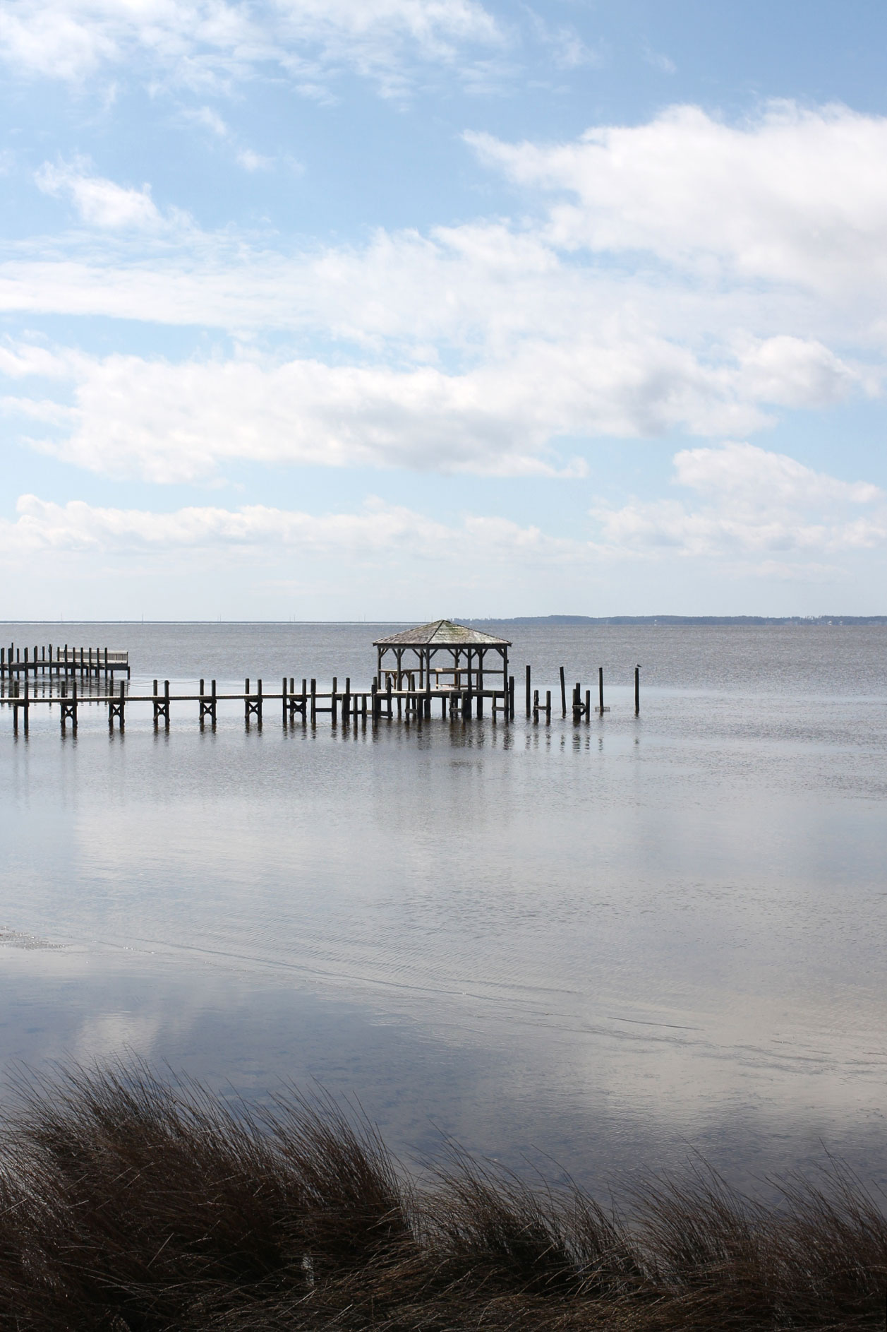 A family-friendly guide to a weekend trip in the Outer Banks; where to stay, eat, and play. Click through for our vacation details. | glitterinc.com | @glitterinc