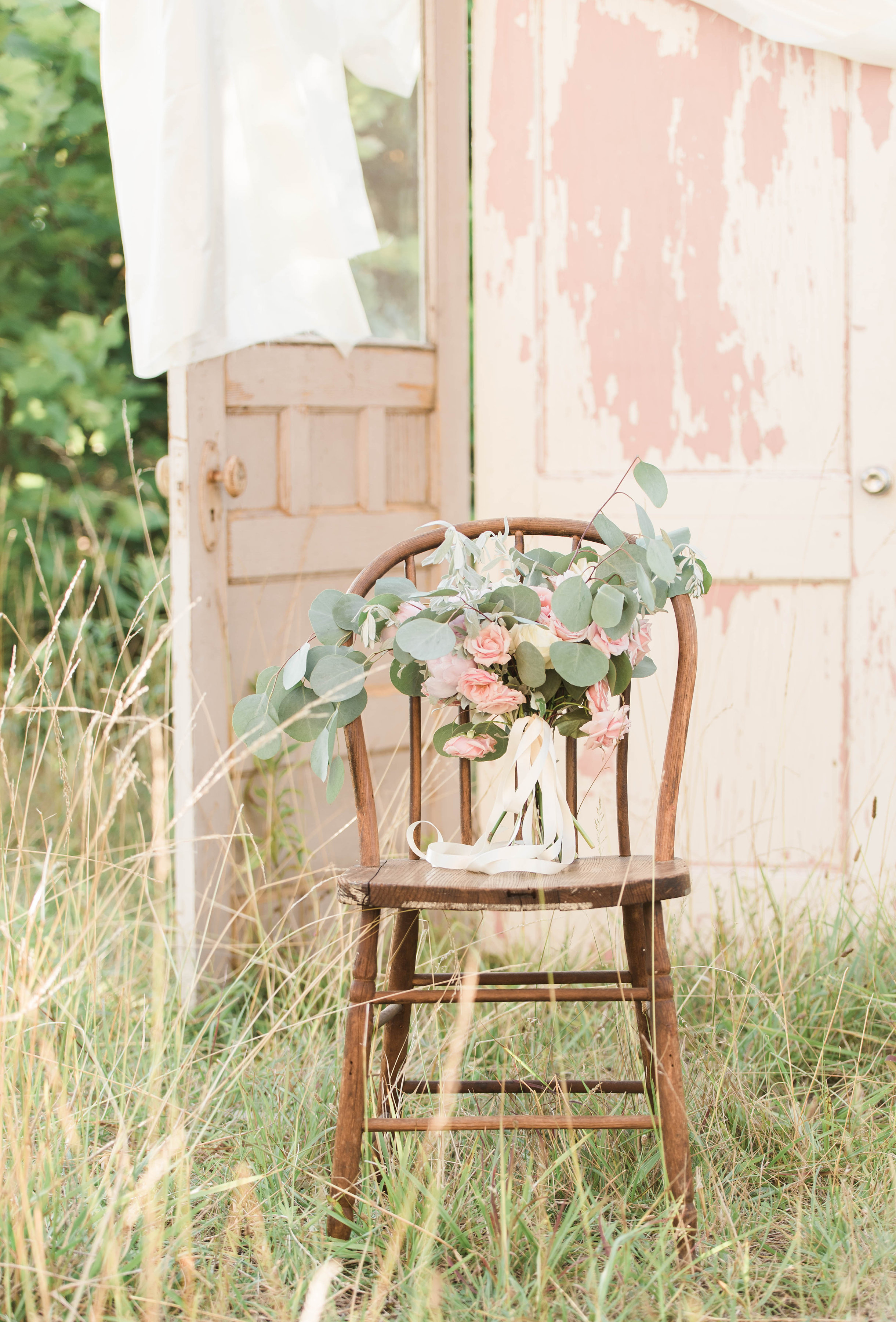 Lifestyle blogger Lexi of Glitter, Inc. shares a Dreamy West Virginia Wedding at an Old Glass Factory. Britani Edwards Photography. Click through for the details. | glitterinc.com | @glitterinc