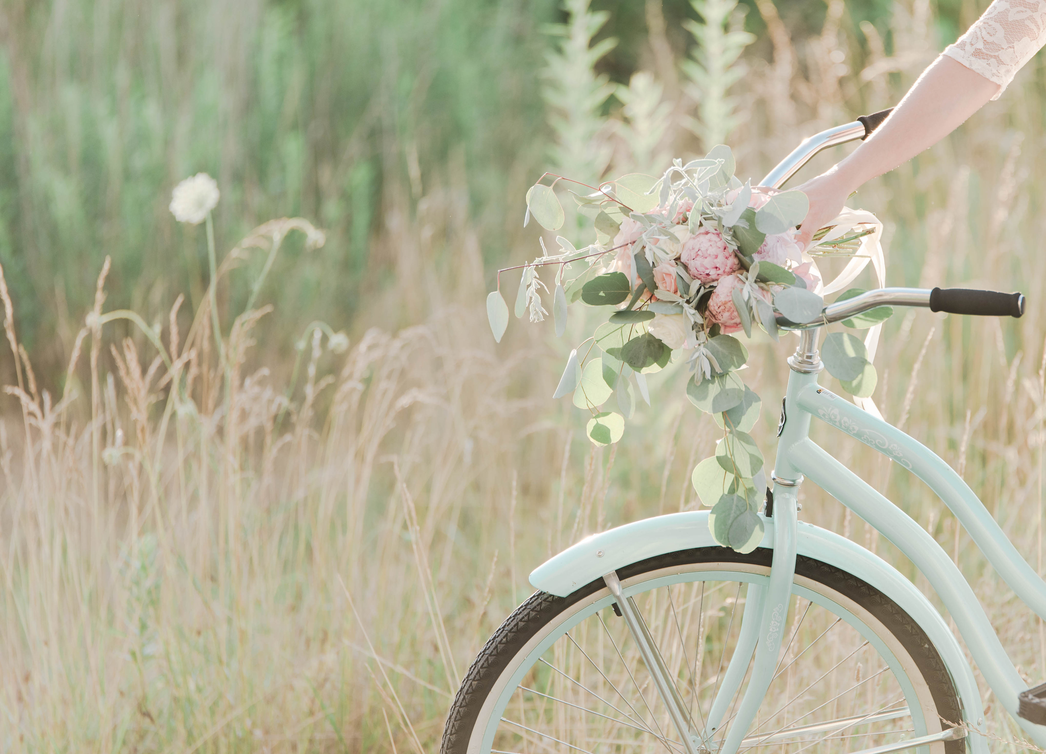 Lifestyle blogger Lexi of Glitter, Inc. shares a Dreamy West Virginia Wedding at an Old Glass Factory. Britani Edwards Photography. Click through for the details. | glitterinc.com | @glitterinc