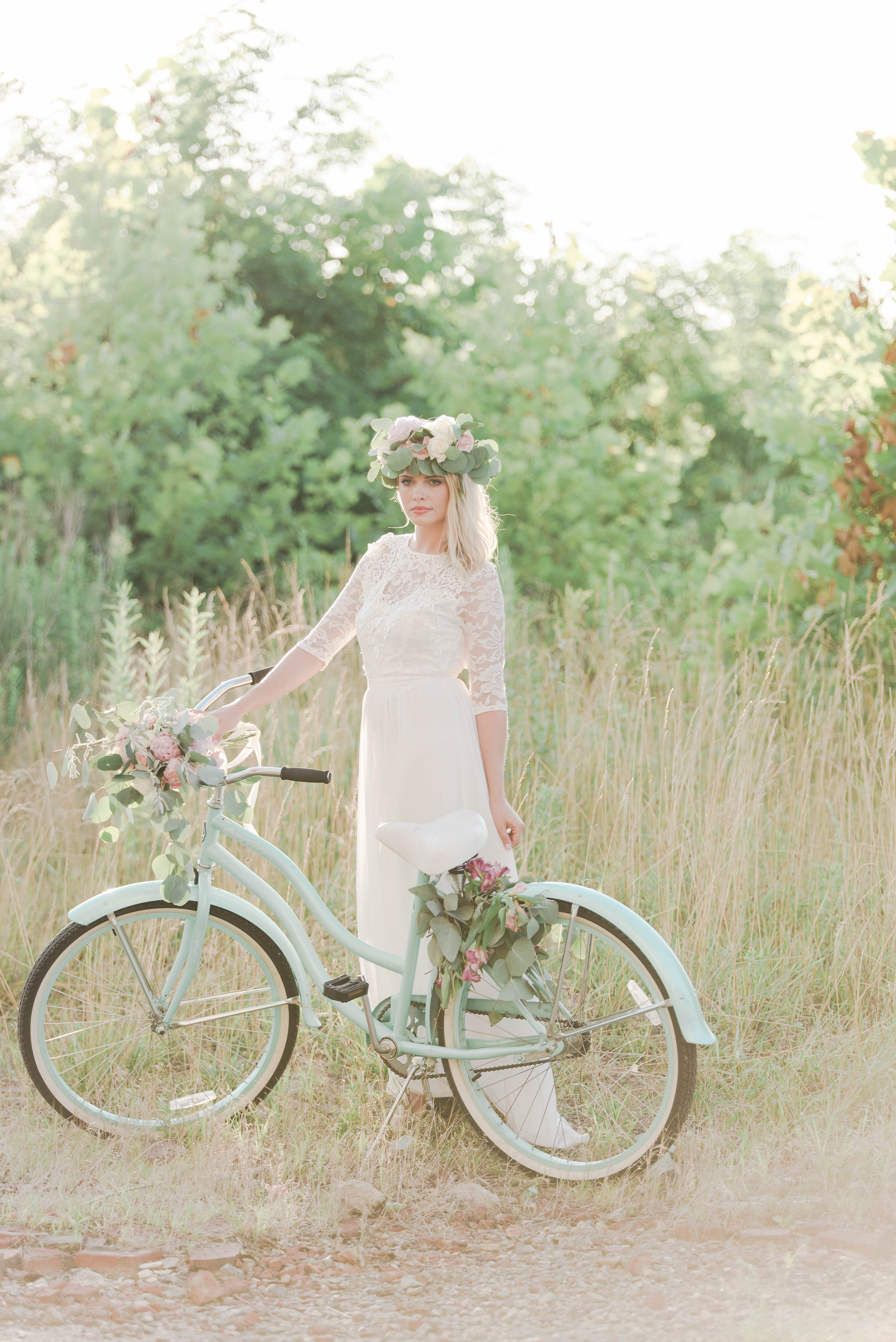 Lifestyle blogger Lexi of Glitter, Inc. shares a Dreamy West Virginia Wedding at an Old Glass Factory. Britani Edwards Photography. Click through for the details. | glitterinc.com | @glitterinc