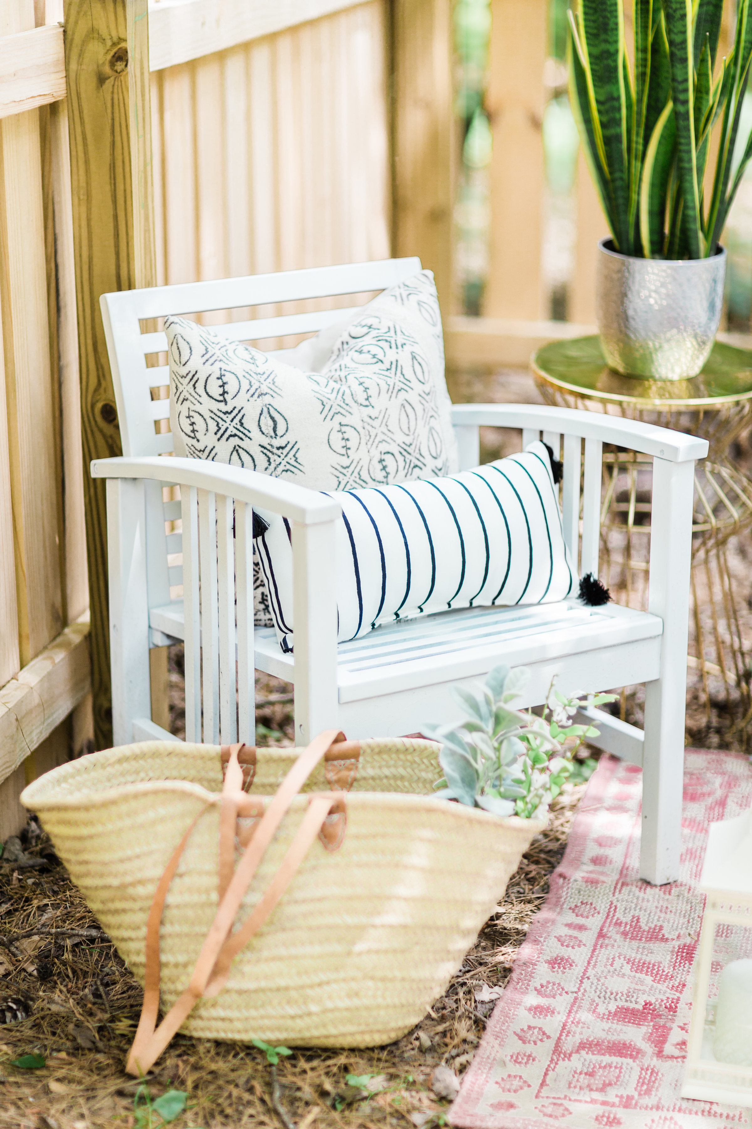 6 Tricks for Easy Backyard Entertaining; a.k.a., how to have the best summer parties. @Orkin #summerwithOrkin #ad | glitterinc.com | @glitterinc