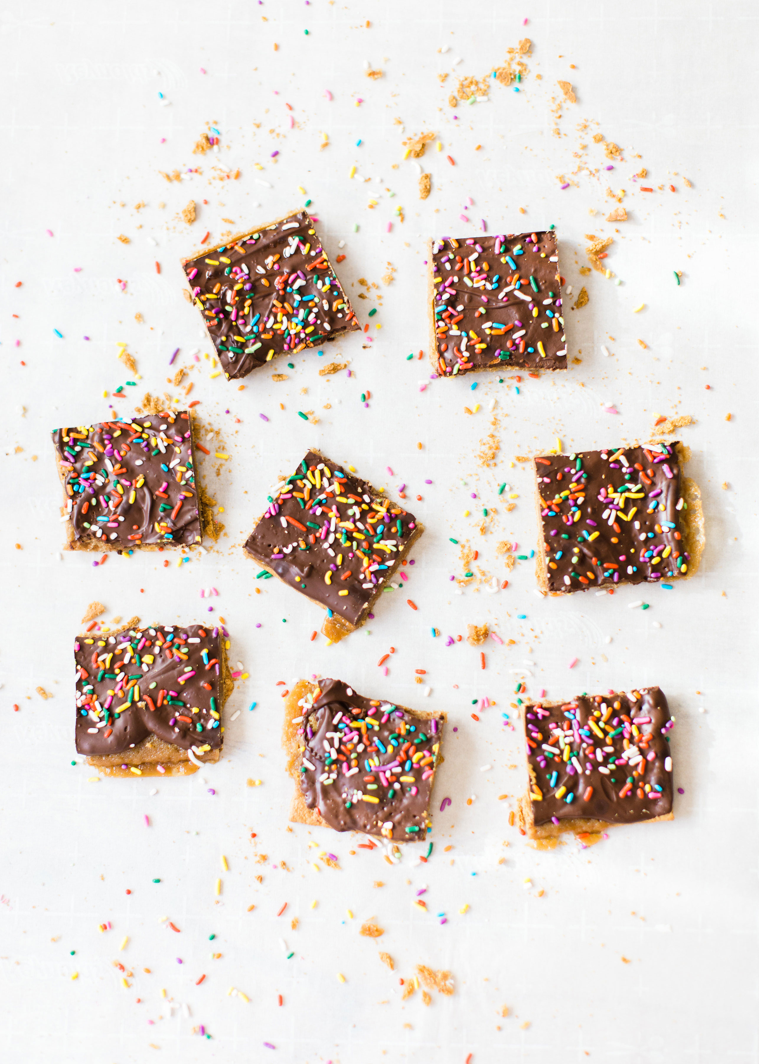 This classic graham cracker toffee bark, a.k.a., graham cracker crack, is a total crowd pleaser, and for good reason. Click through for the recipe. | glitterinc.com | @glitterinc