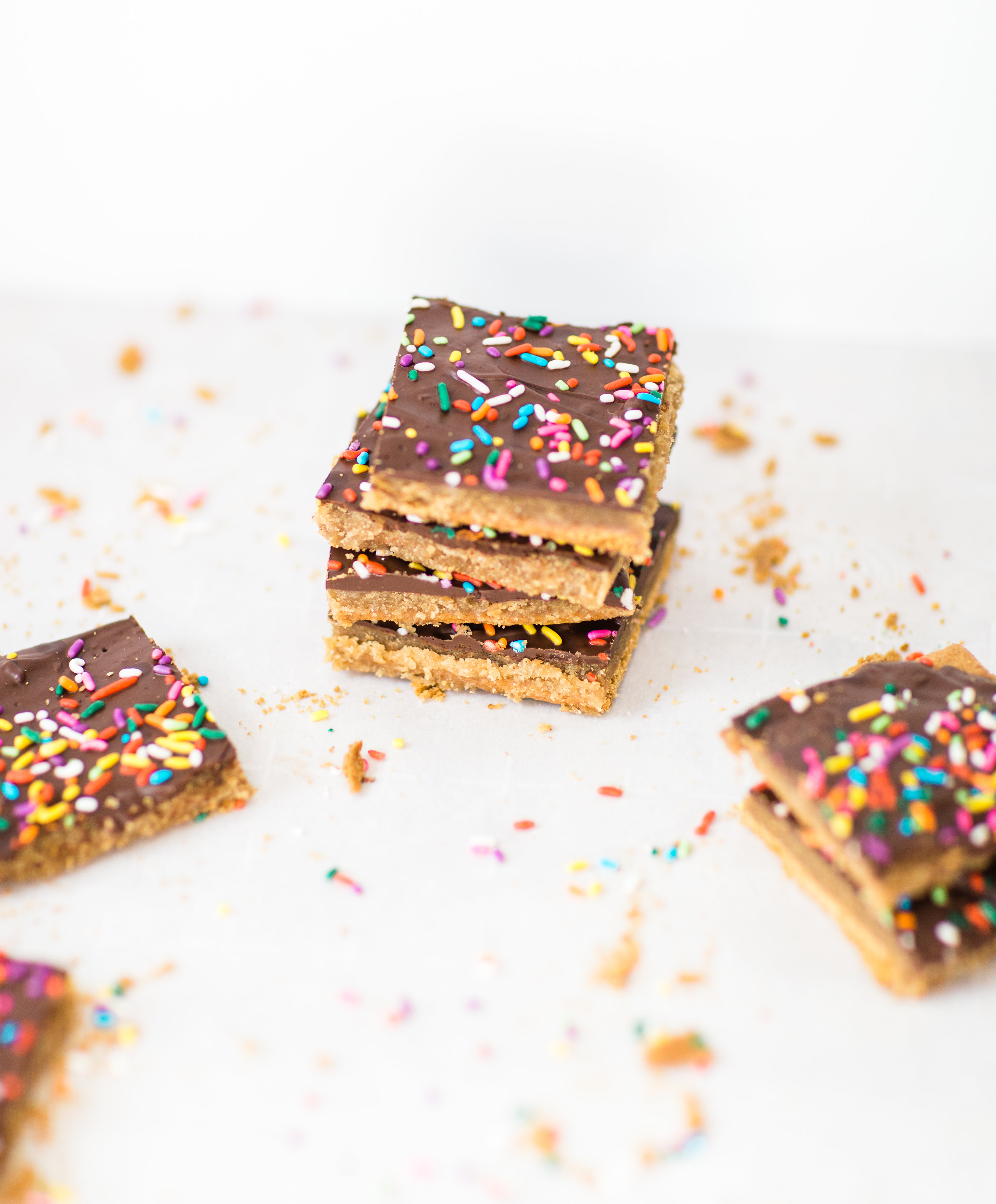 This classic graham cracker toffee bark, a.k.a., graham cracker crack, is a total crowd pleaser, and for good reason. Click through for the recipe. | glitterinc.com | @glitterinc