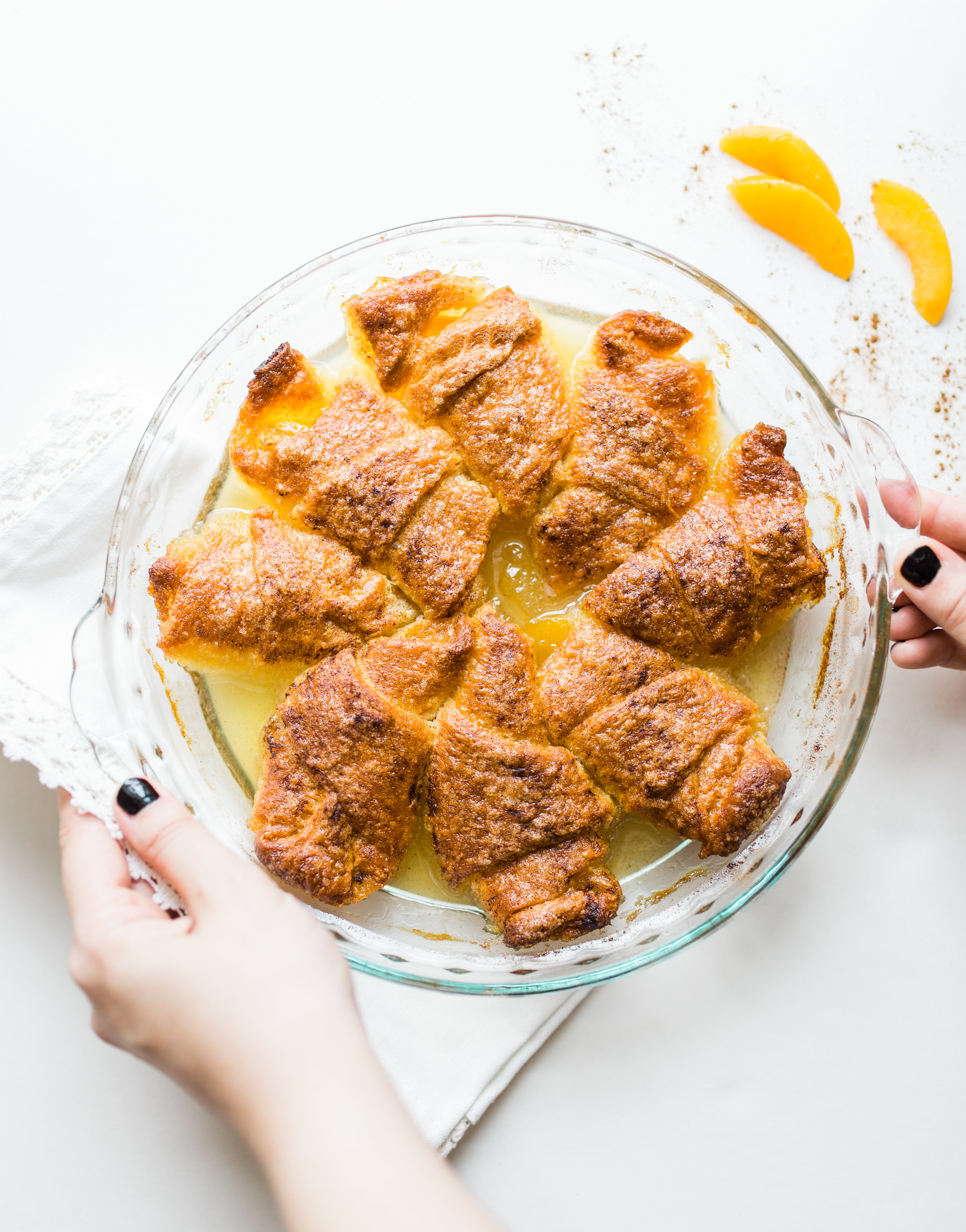 These easy 10-minute dumplings are sure to become one of your new favorite desserts. (And we'll show you how to make them vegan too!) Click through for the recipe. | glitterinc.com | @glitterinc - 10-Minute Peach Dumplings (With an Easy Vegan Option!) by NC foodie blogger Glitter, Inc.